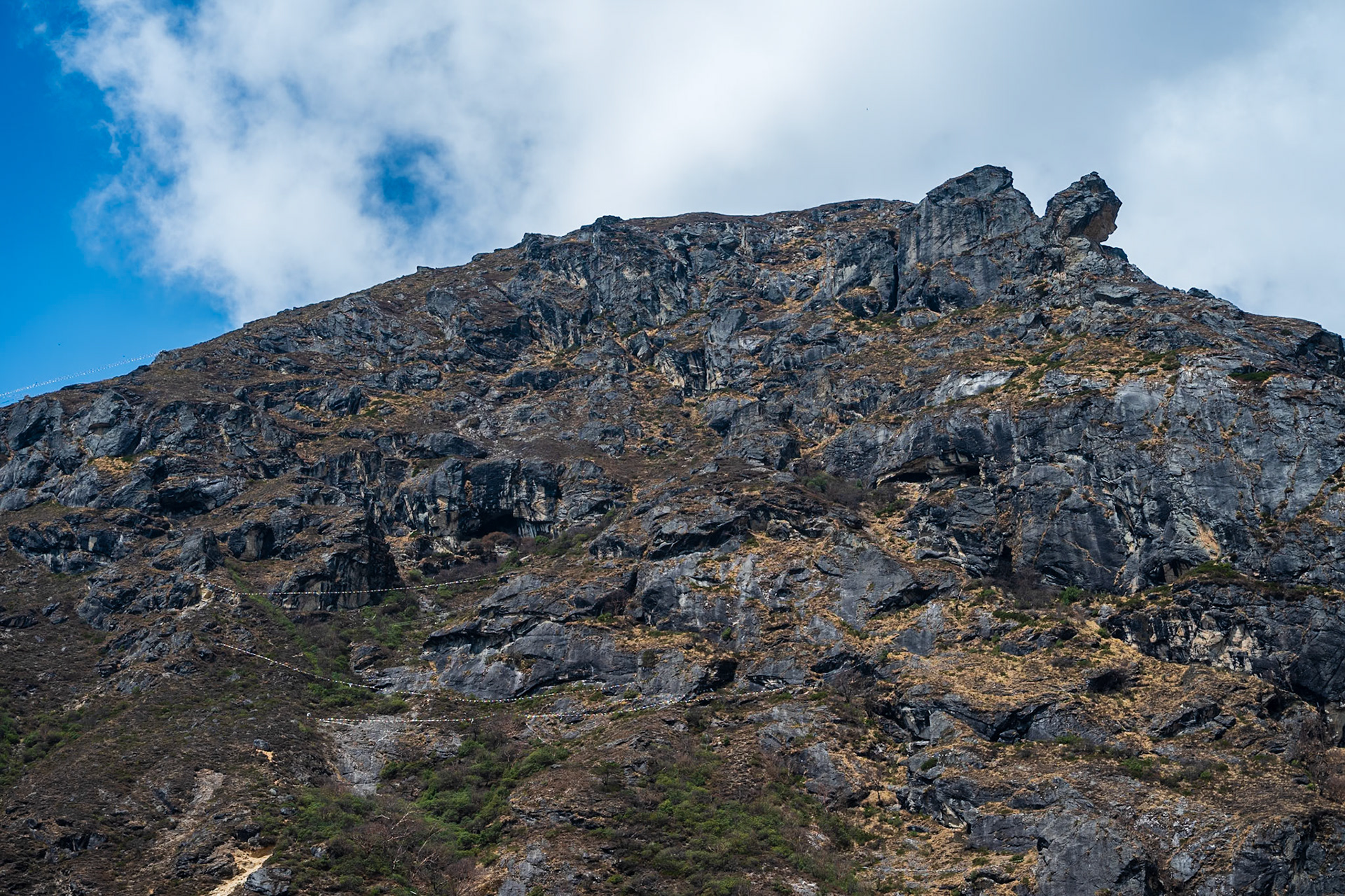 Day 9 - Lumden (4'370 m) to Namche Bazaar (3'446 m)