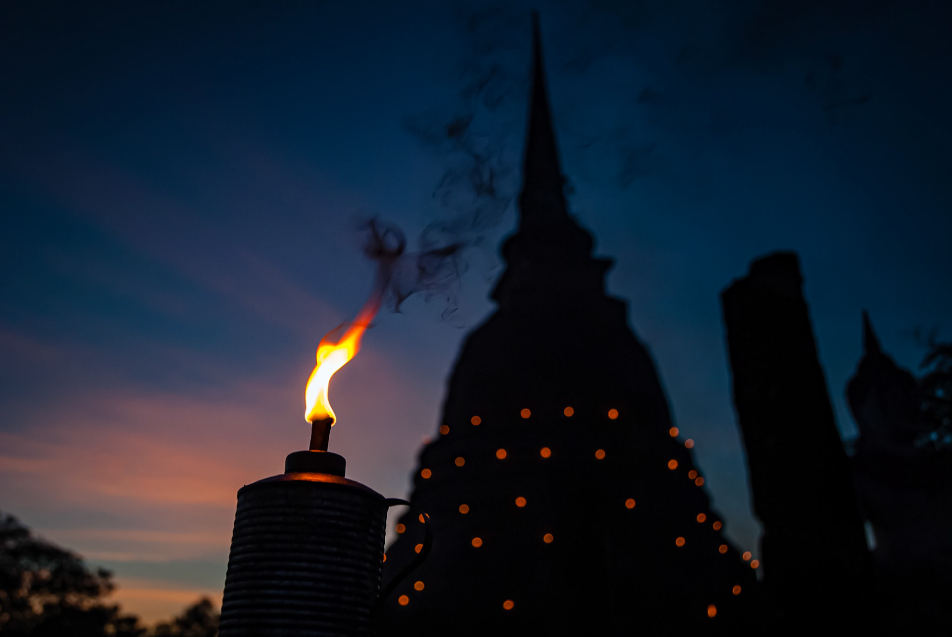Loy Krathong Light and Candle Festival, Wat Sa Si, Sukhothai
