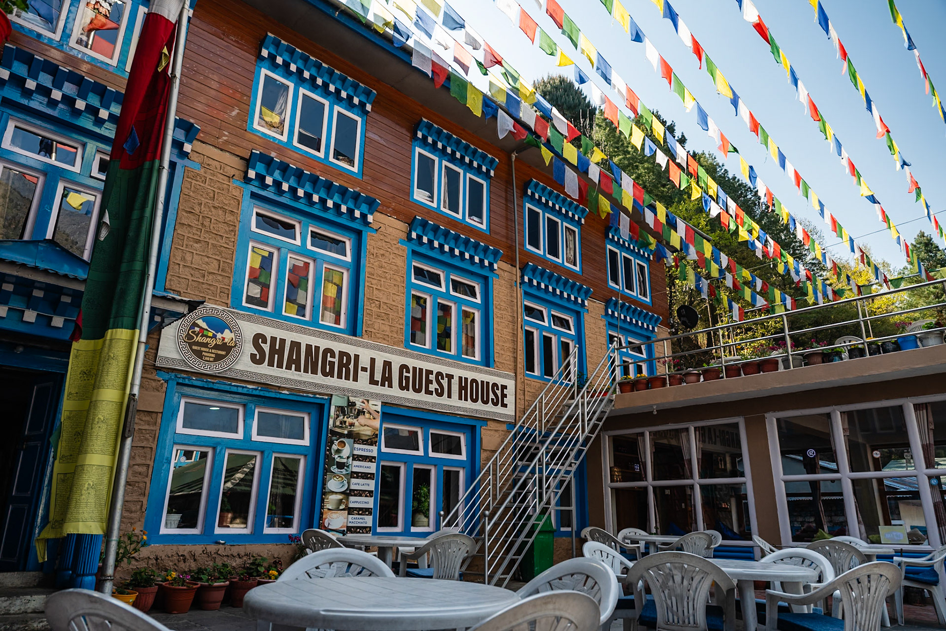 Day 2 - Phakding (2'610 m) to Namche Bazaar (3'446 m)