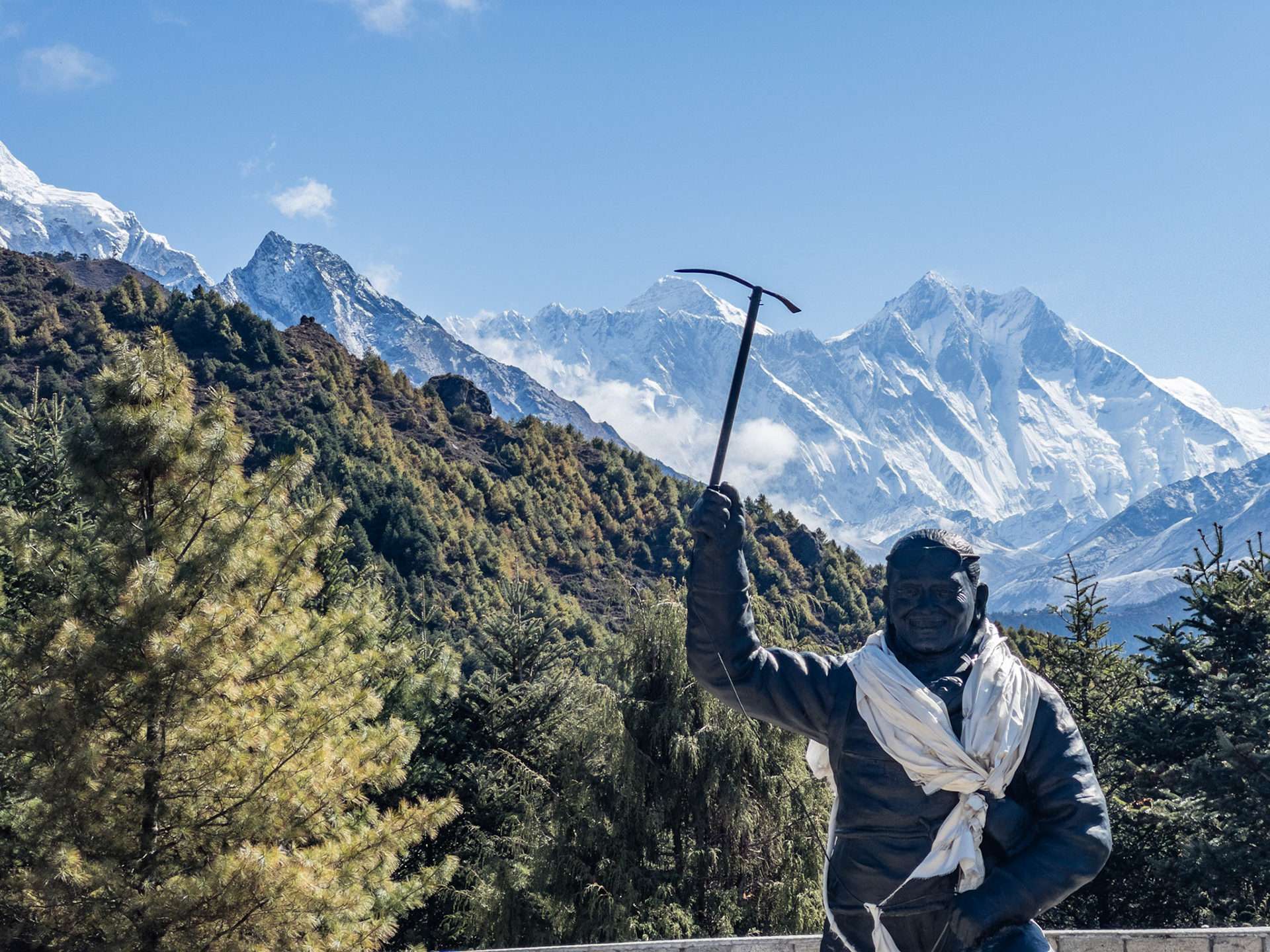 Day 10 - Namche Bazaar (3'446 m) to Phakding (2'610 m)