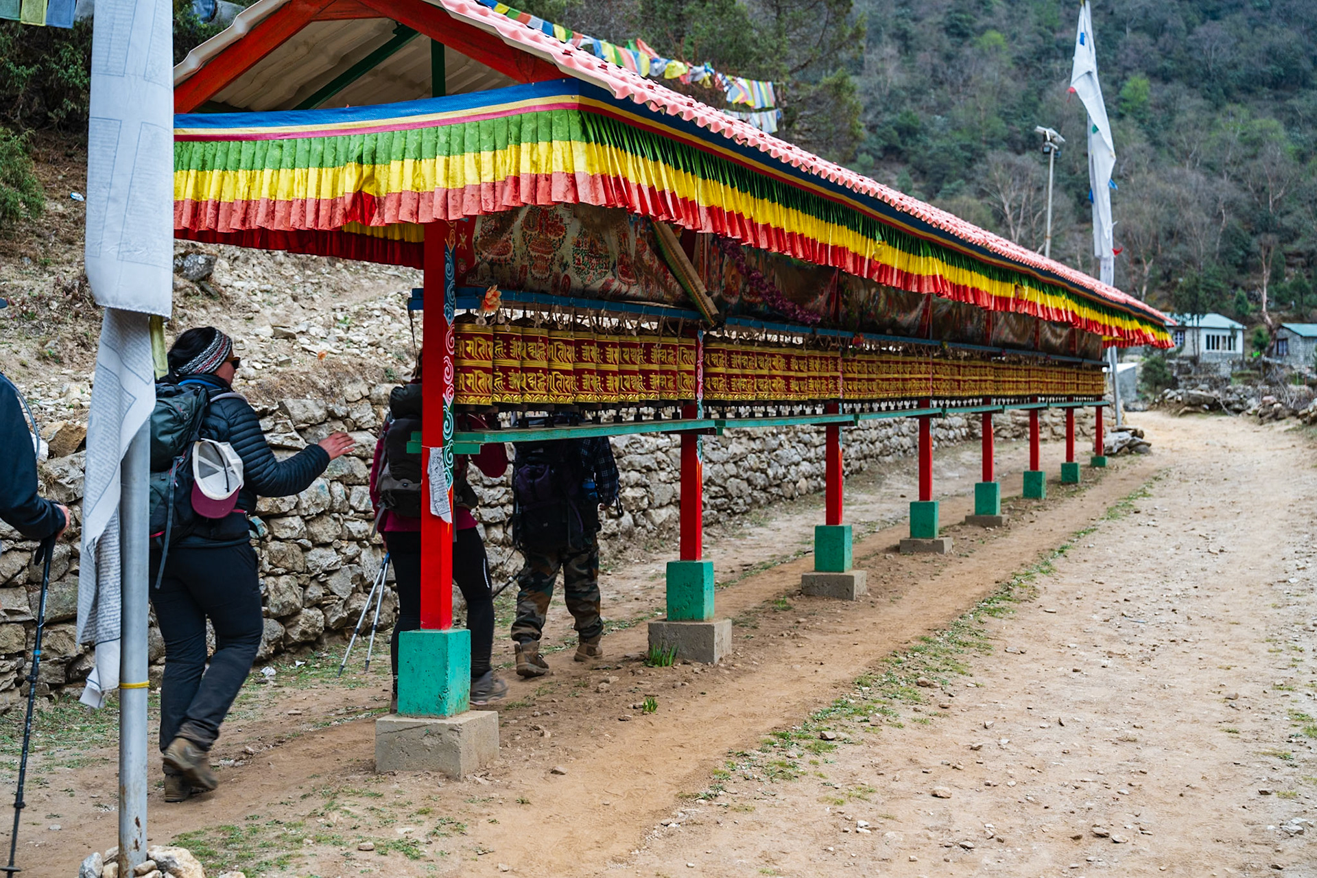 Day 9 - Lumden (4'370 m) to Namche Bazaar (3'446 m)