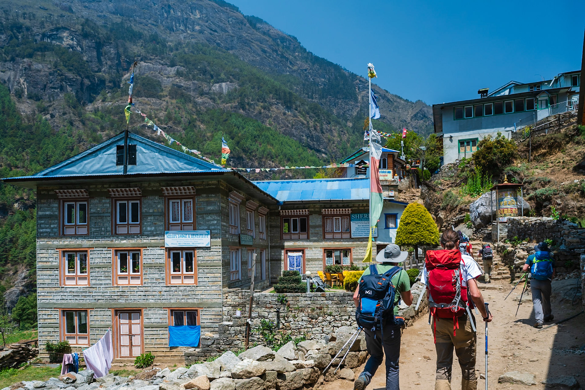 Day 2 - Phakding (2'610 m) to Namche Bazaar (3'446 m)