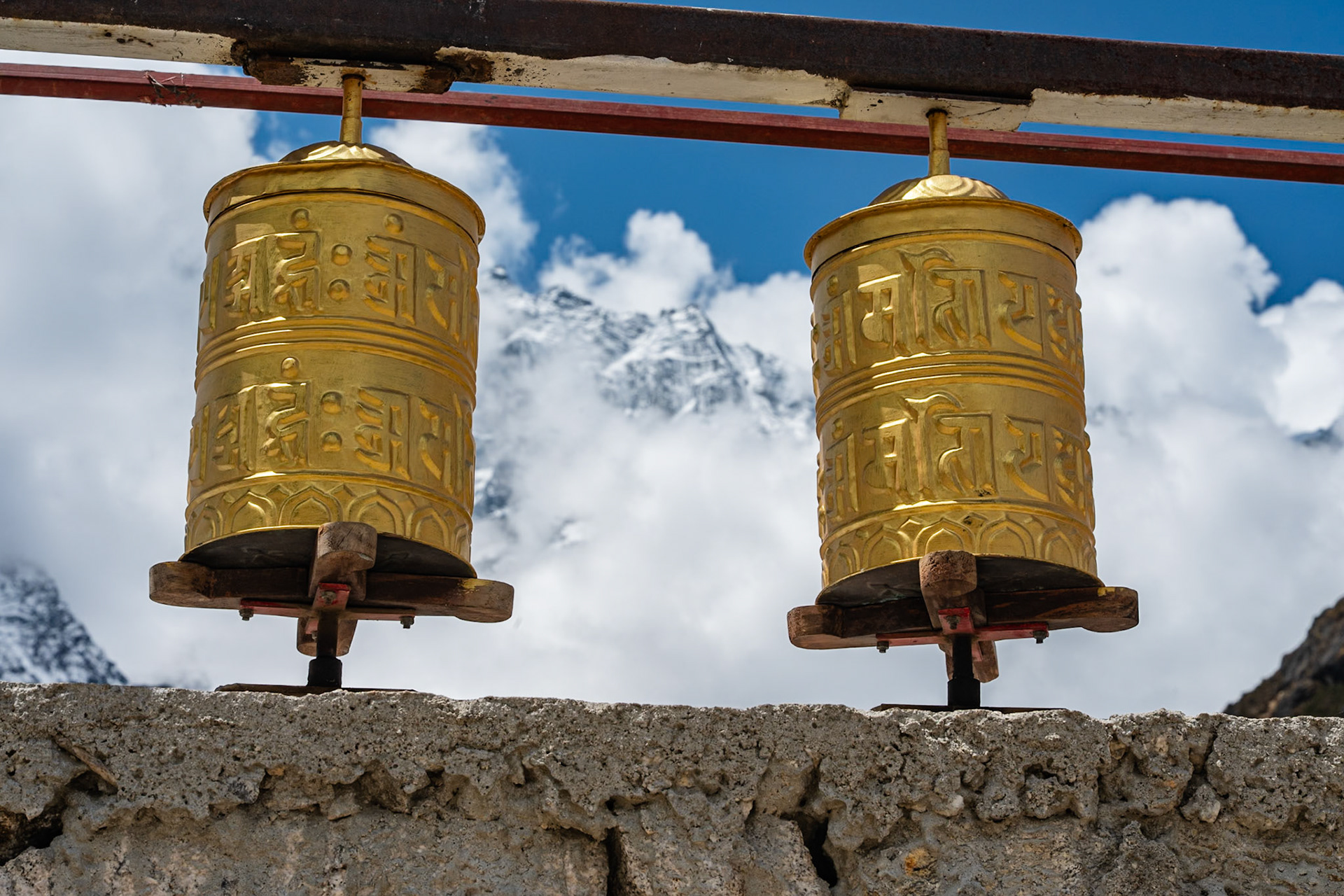 Day 9 - Lumden (4'370 m) to Namche Bazaar (3'446 m)