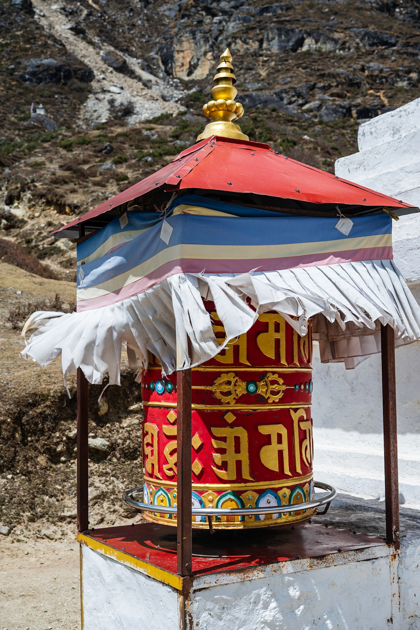 Day 9 - Lumden (4'370 m) to Namche Bazaar (3'446 m)