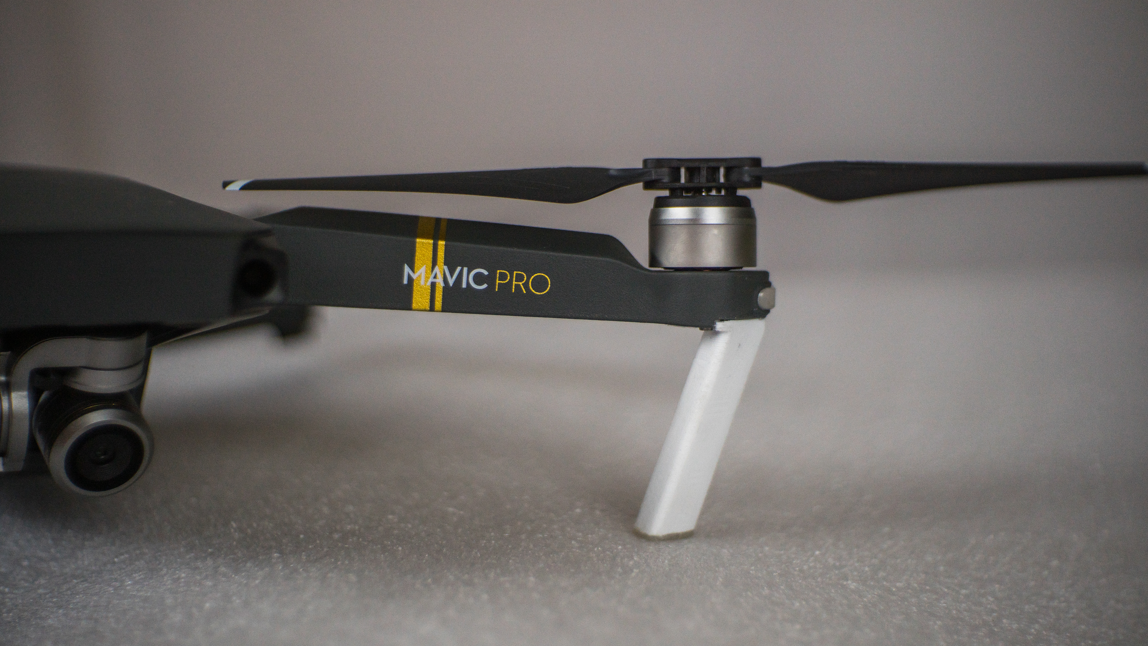 Leg attached to the Mavic.