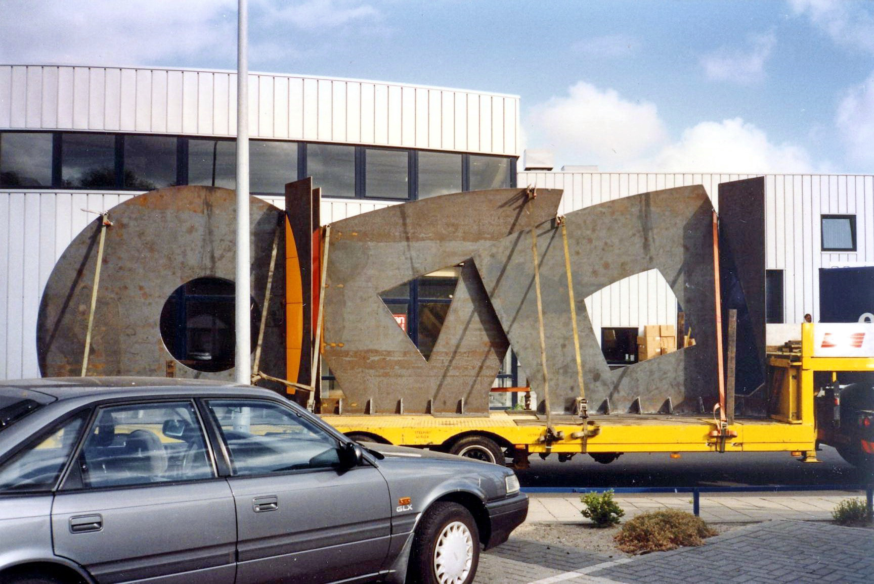 CROSSROAD MARKINGS 1996 - cor-ten steel, enamalled steel - ready for transport - commissioned work/City of Purmerend/NL
