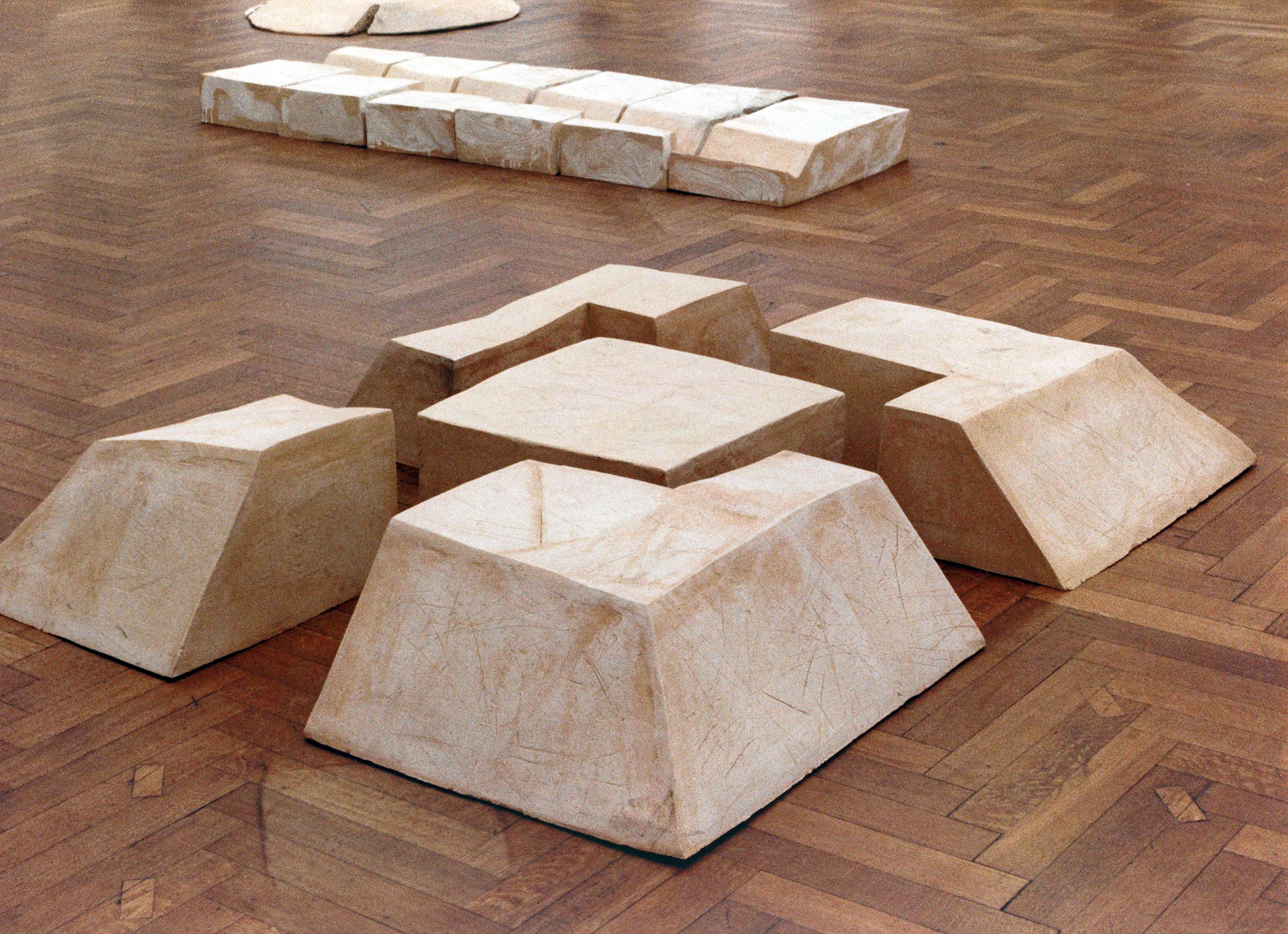   SQUARE and RIDGE 1981 - terracotta - exhib. Pulchri Studio - The Hague/NL 1983