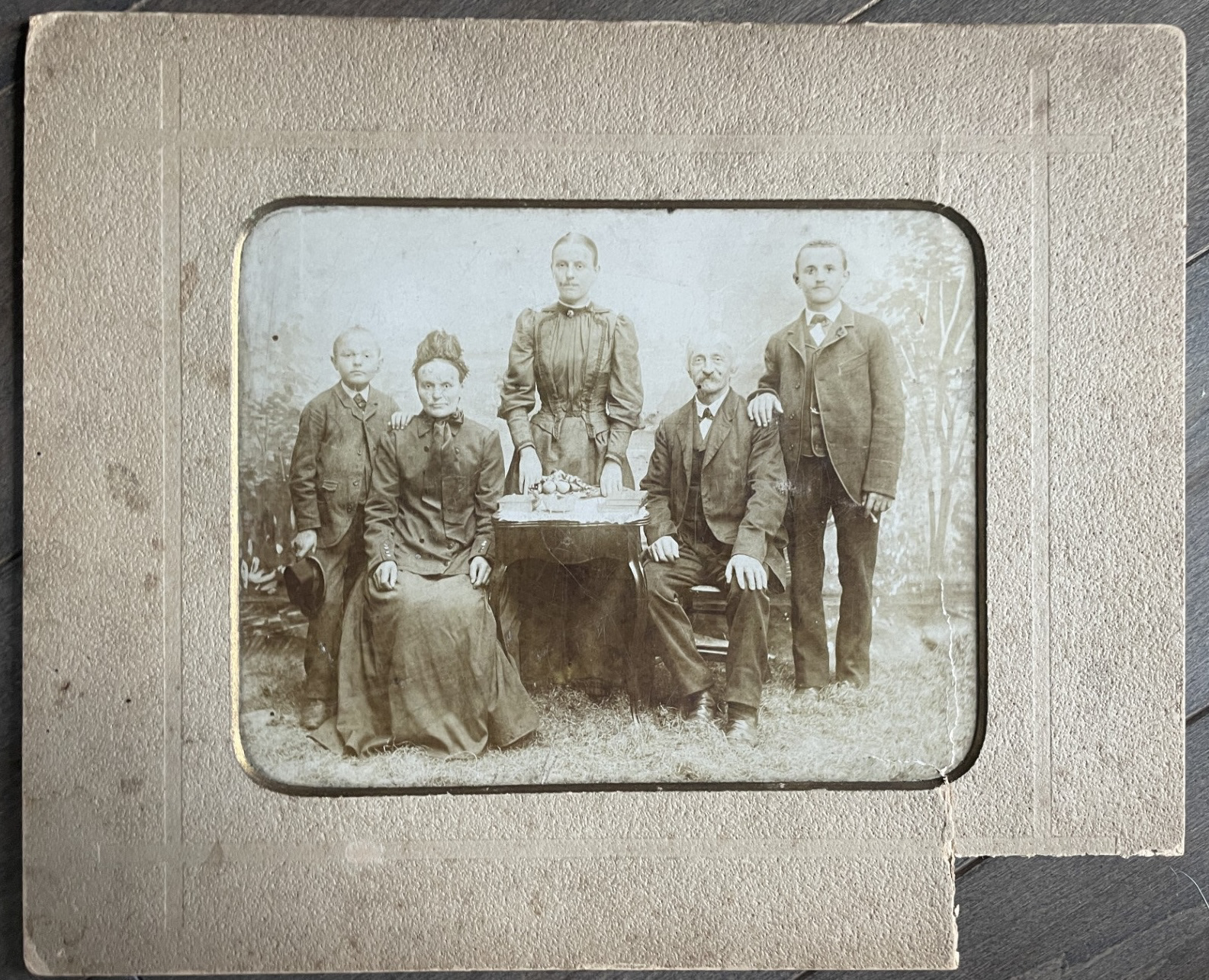 The individual photos identify these folks as Lorenz (seated), Henry, Rosa and the mysterious Magdelene