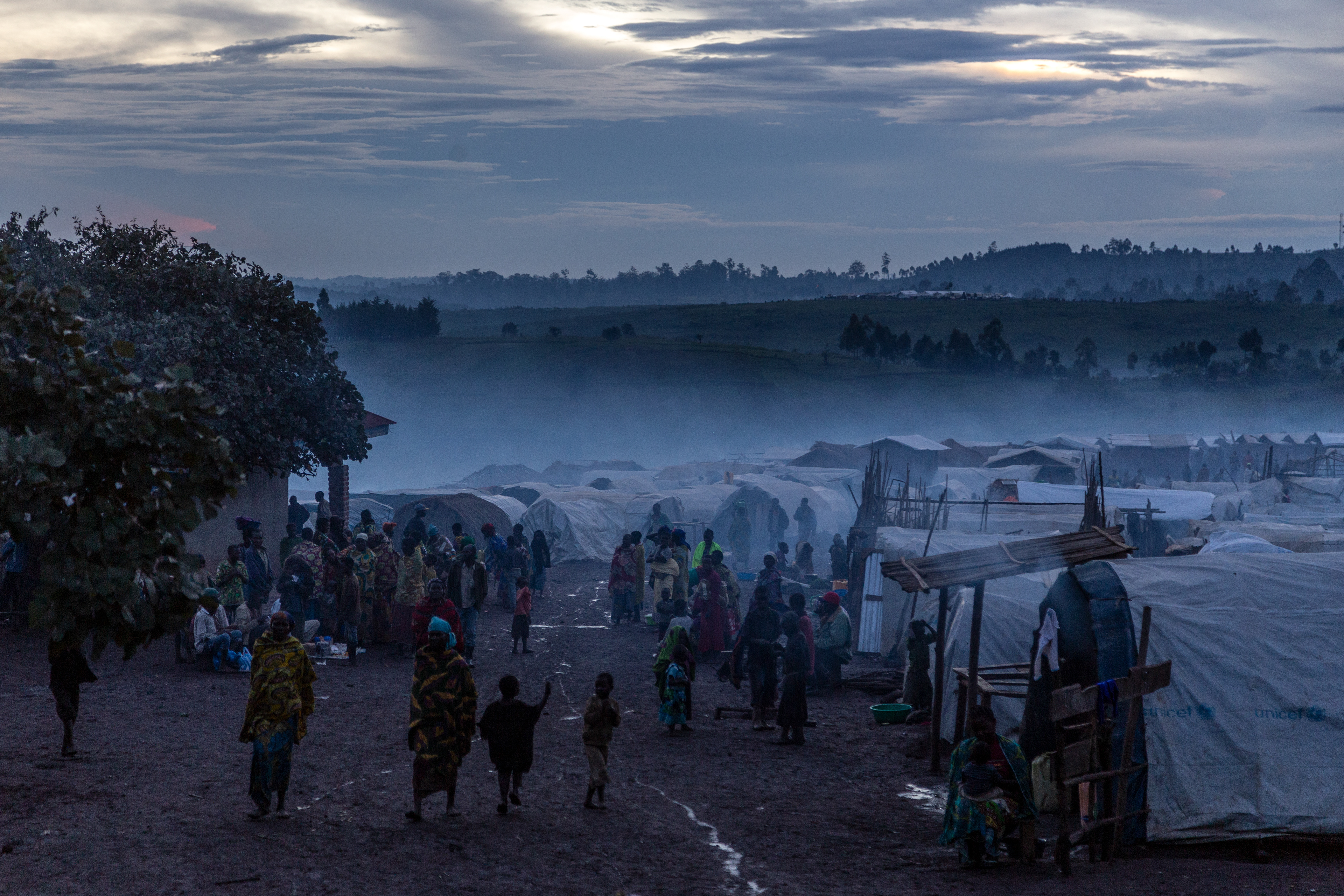 IDPs prepare for the night in their camp in Loda, ituri province. 