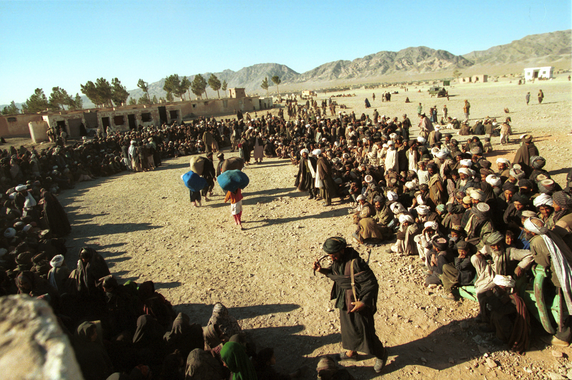 Taliban food distribution, 2000