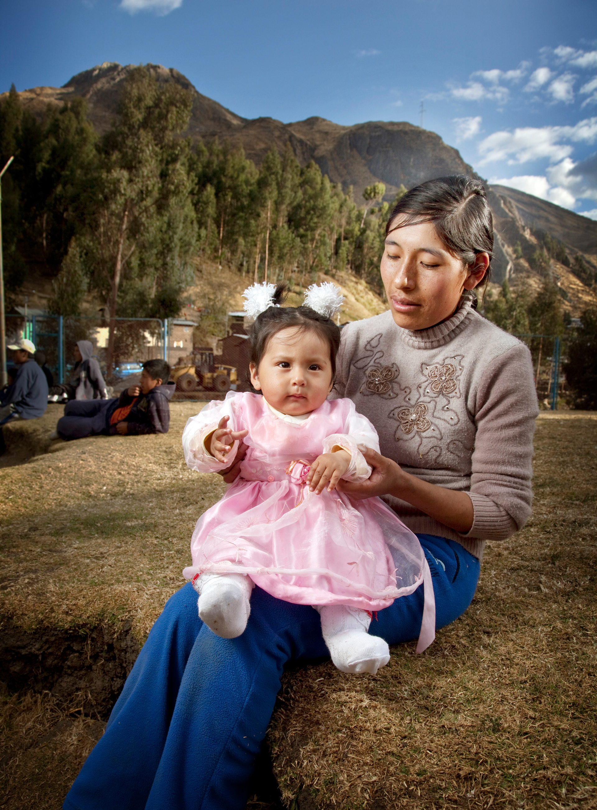 Mother and daughter, Huallanca, Peru