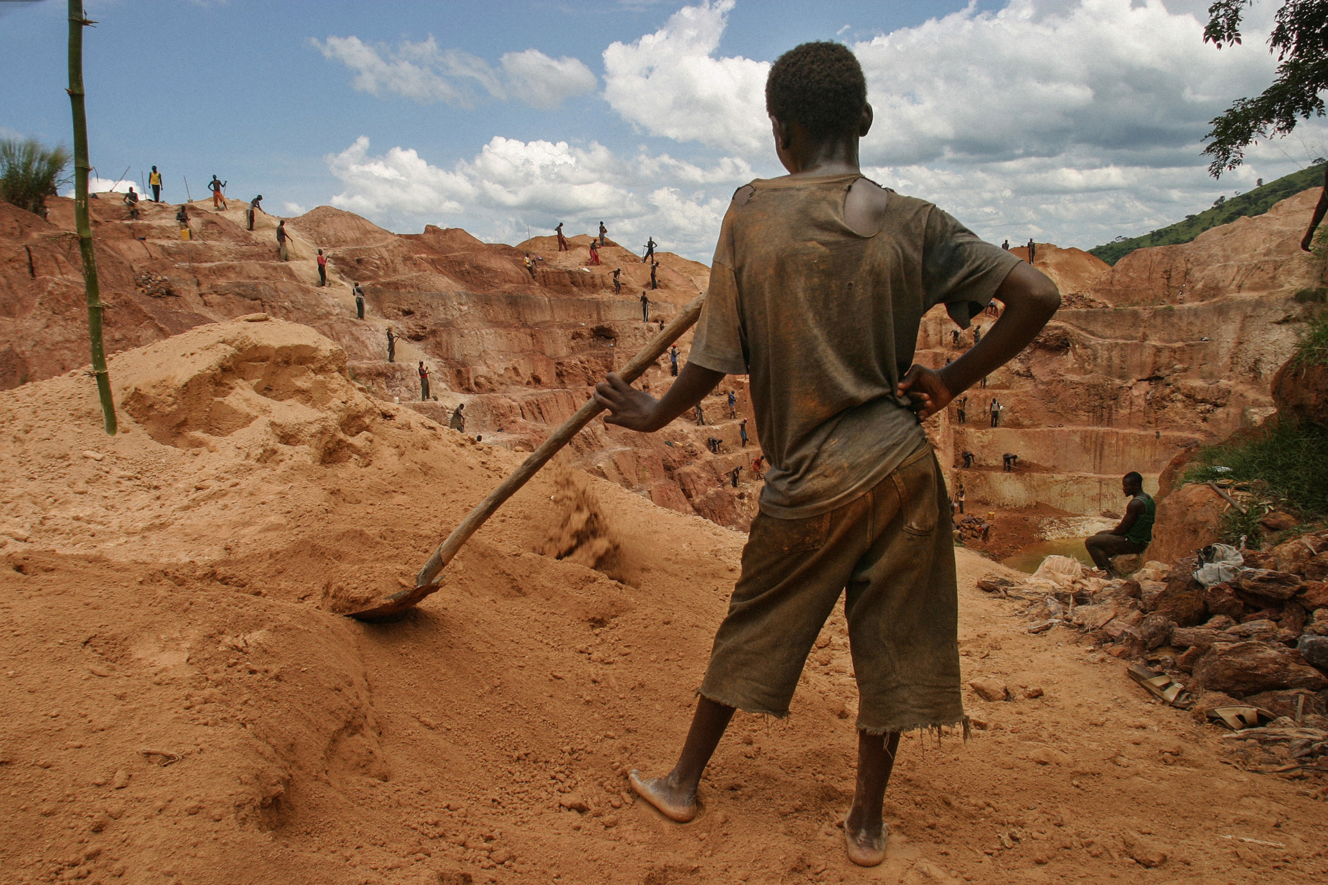 A boy works in an informal gold mine in the Democratic Republic of Congo, October 2003