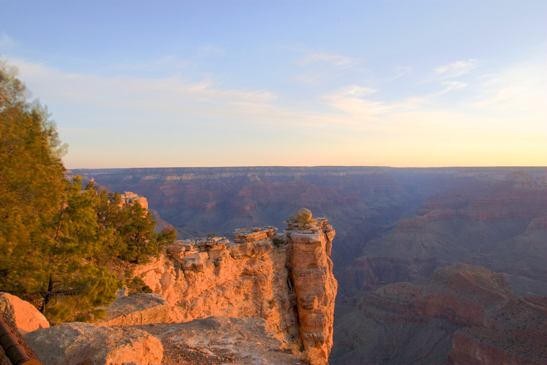 Source Images: 20120407-_MG_7412.CR2 (Av: F10.0; Tv: 1/100 sec.; ISO: 100; FL: 17.0 mm)  20120407-_MG_7413.CR2 (Av: F10.0; Tv: 1/15 sec.; ISO: 100; FL: 17.0 mm)  20120407-_MG_7411.CR2 (Av: F10.0; Tv: 1/40 sec.; ISO: 100; FL: 17.0 mm)  Processing: Fusion 2.2.2 (Summator)