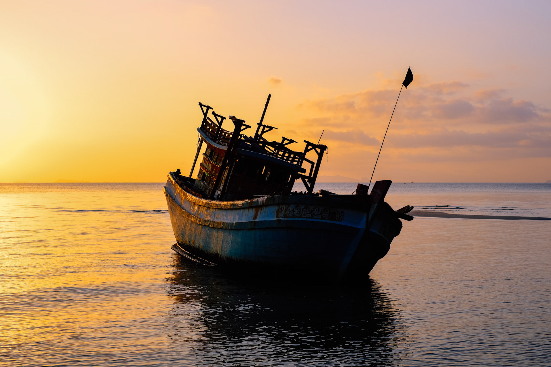 A shipwreck at sunset – Koh Samui, Thailand