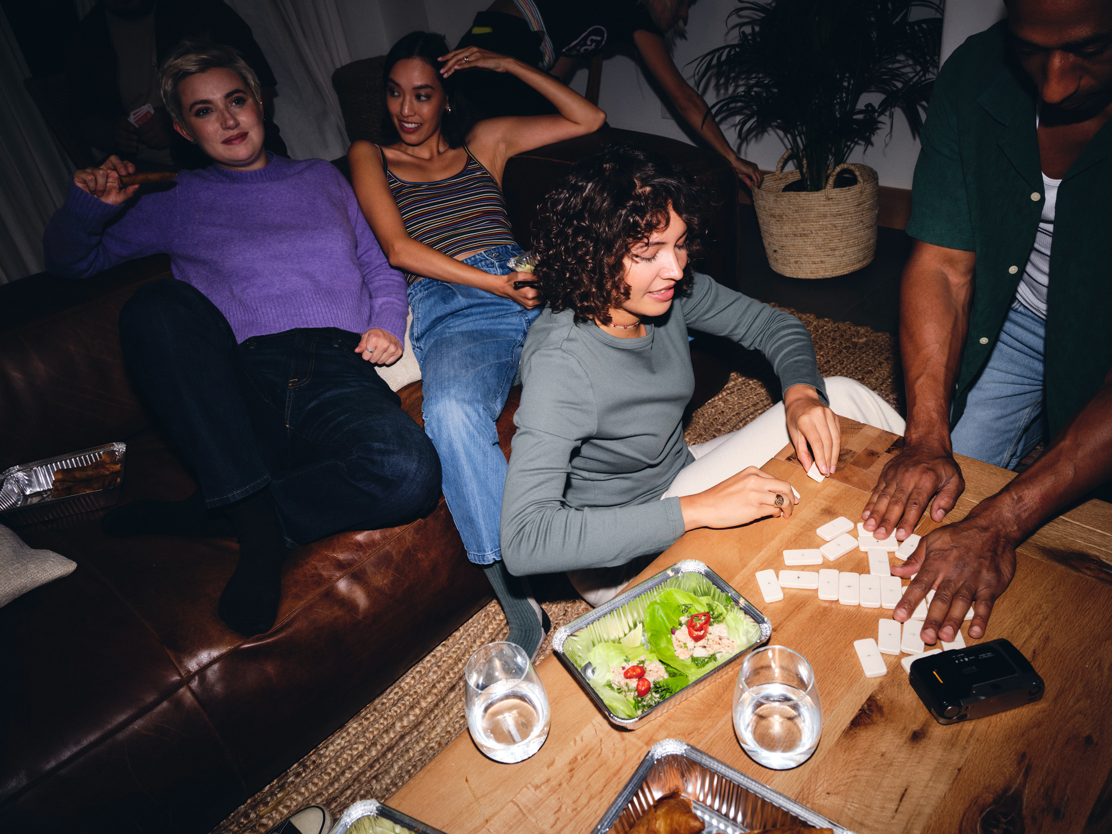 Door Dash - remove person in background