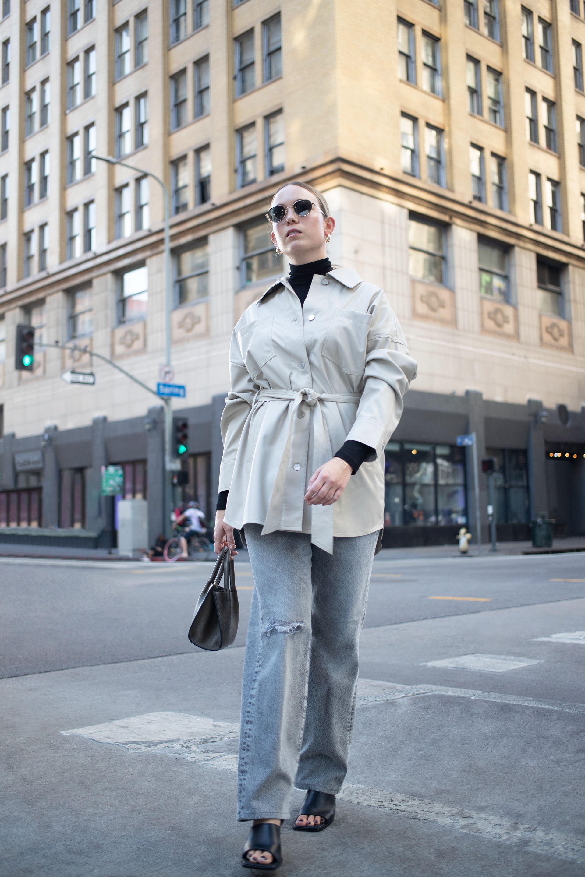 Who What Wear - remove wrinkles, remove cars, remove signs