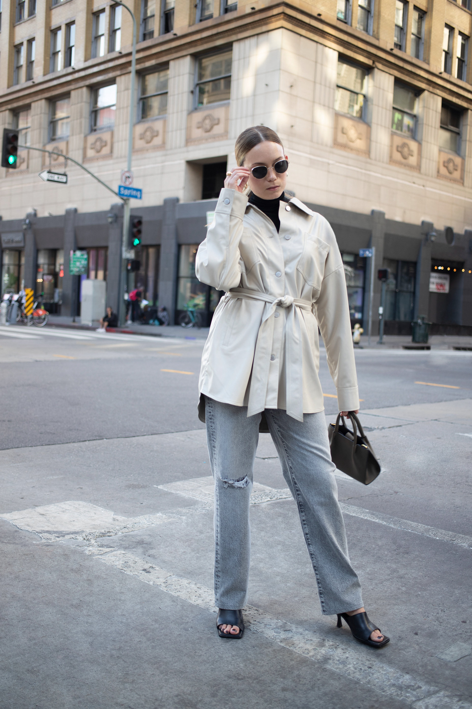 Who What Wear - clean up ground, remove cracks, remove bike & signs in background