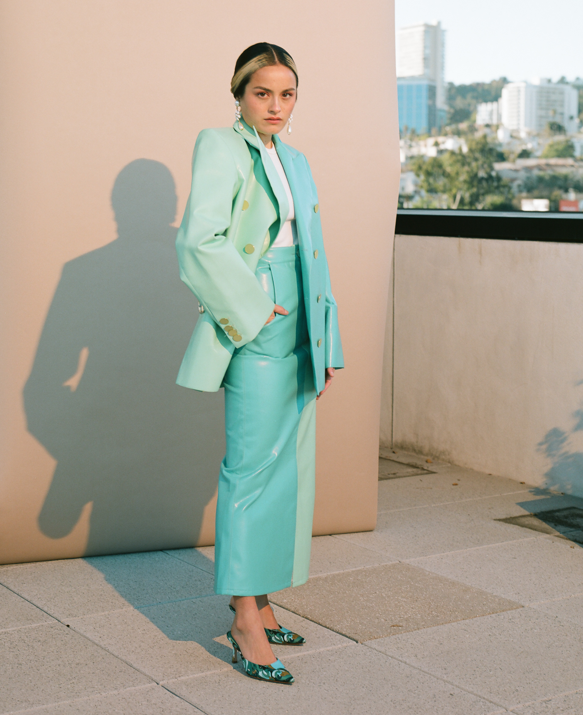 Who What Wear x Chase Sui Wonders - background clean up, straighten backdrop, remove wrinkles, remove shadow