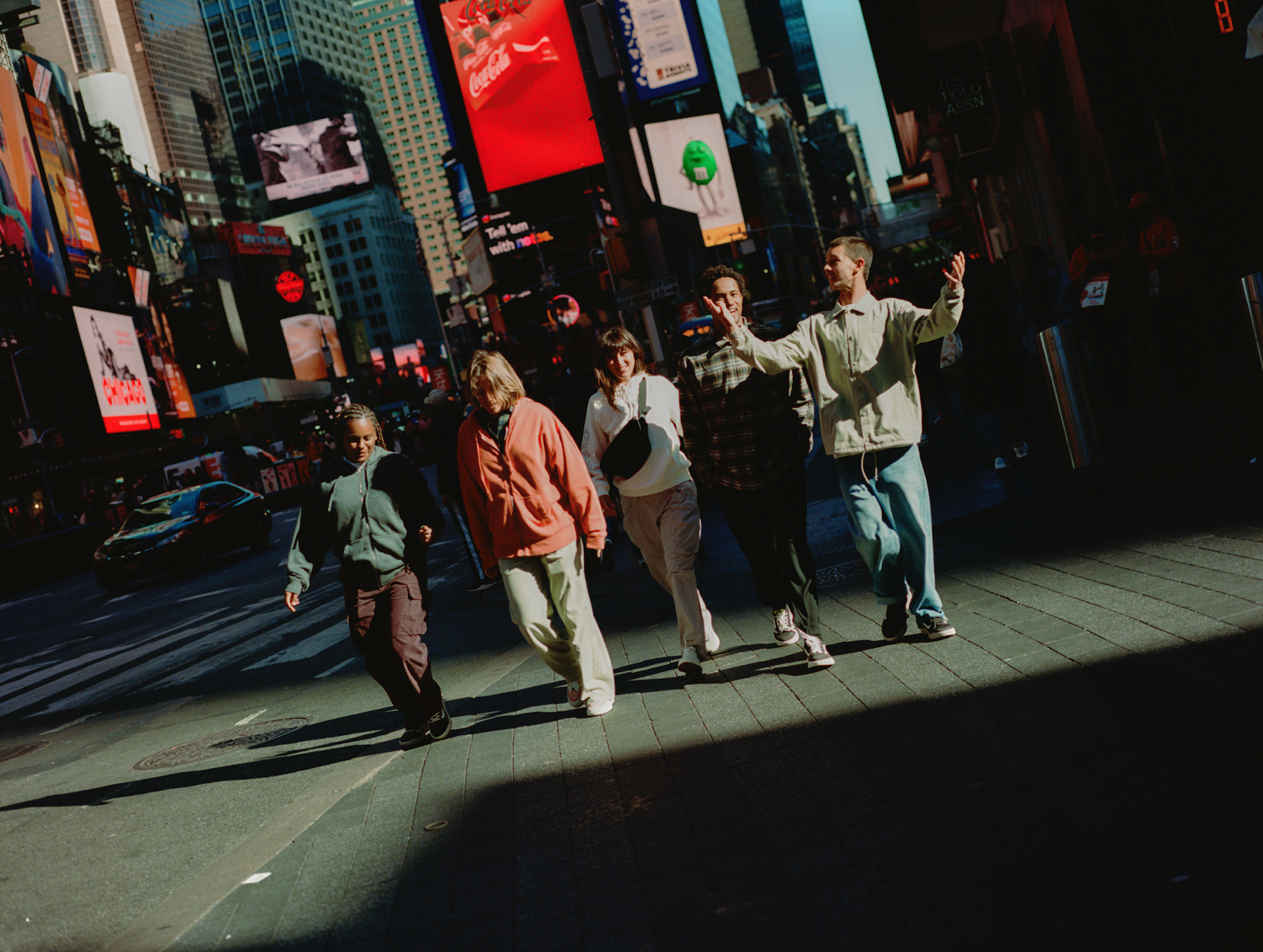 Vans - remove advertisements, clean up floor