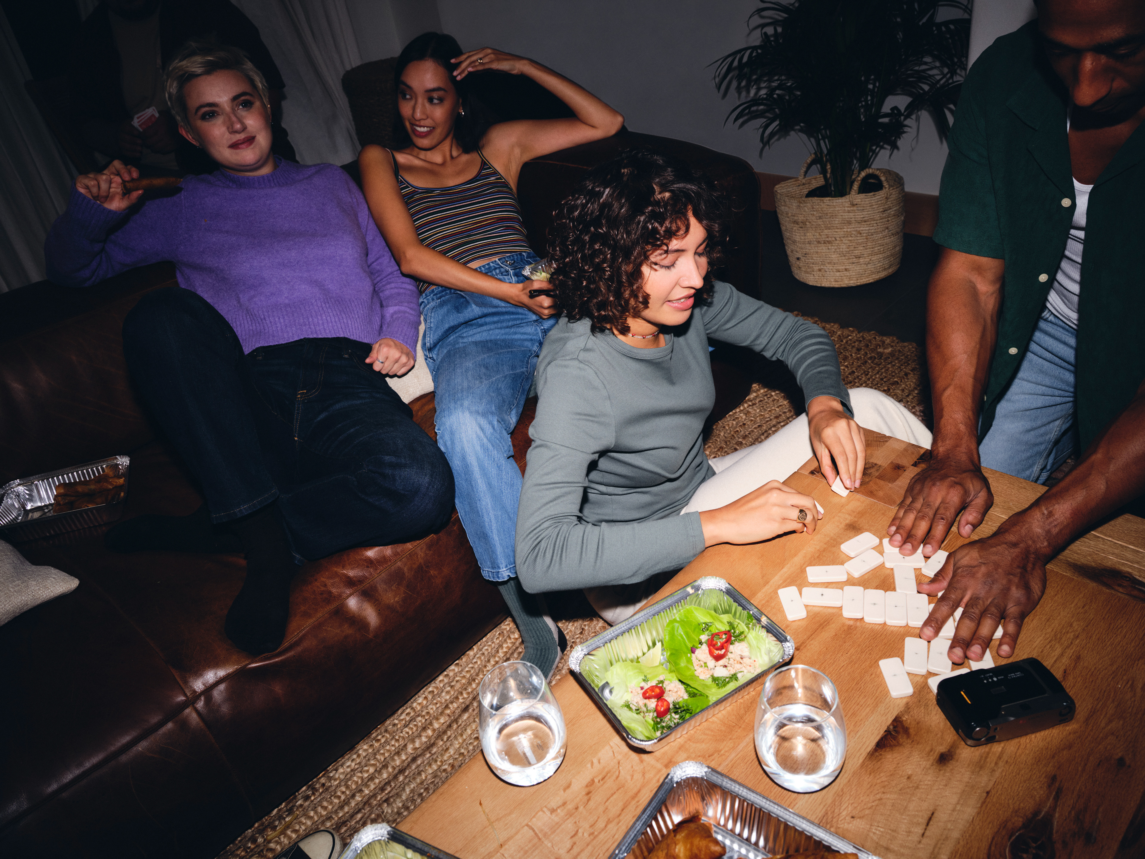 Door Dash - remove person in background