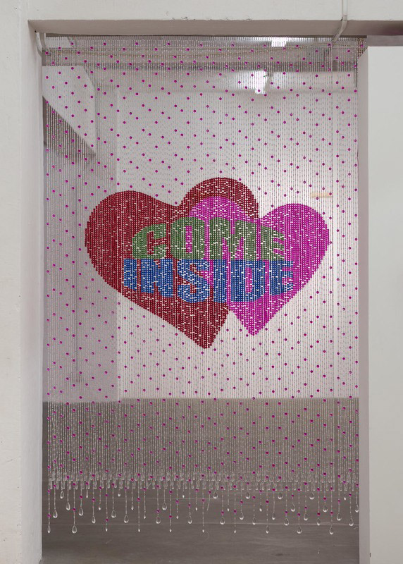 WARM WELCOME, 2017 glass beads 120 X 100 cm