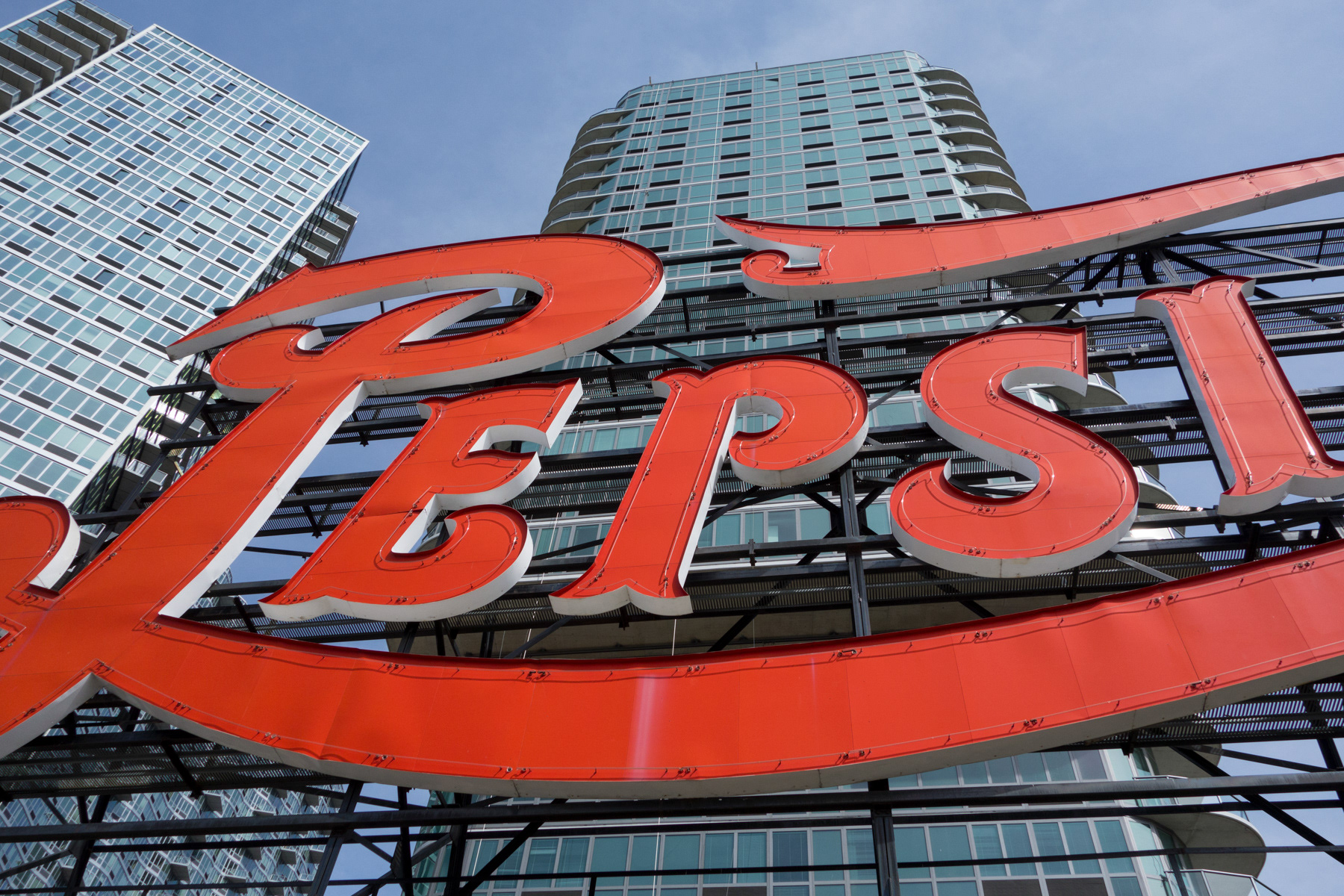 Pepsi Sign LIC