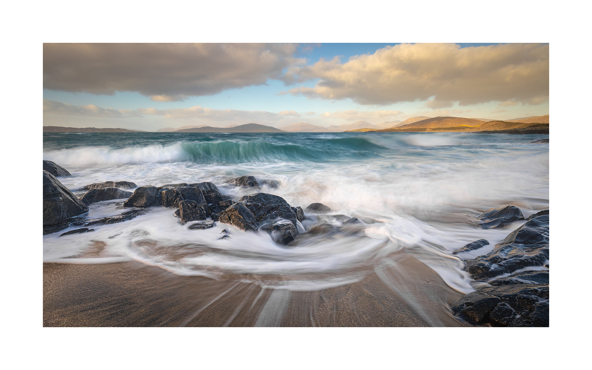 Incoming @ The Small Beach