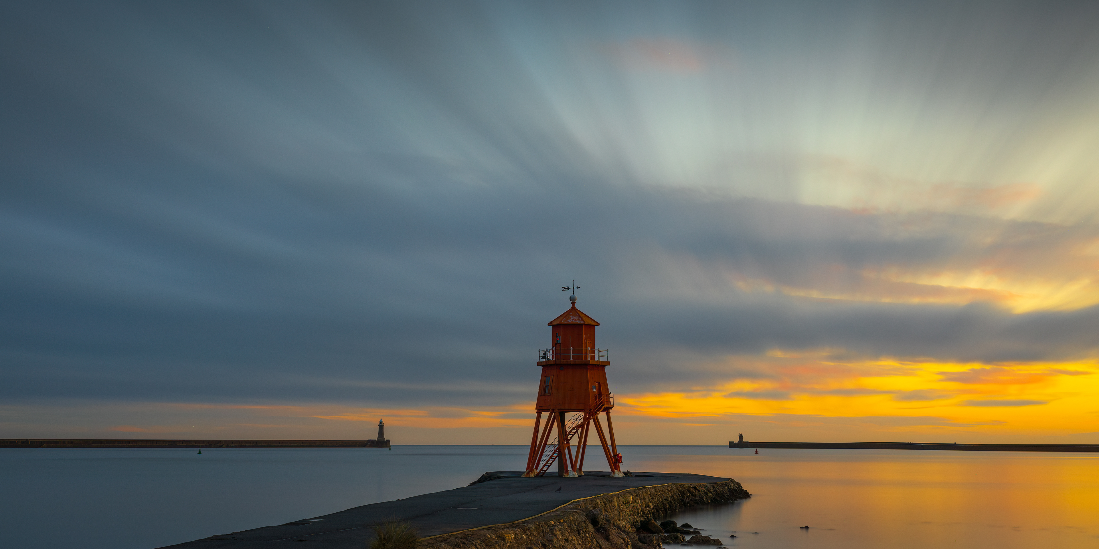 Herd Groyne Lighthouse Sunrise V2