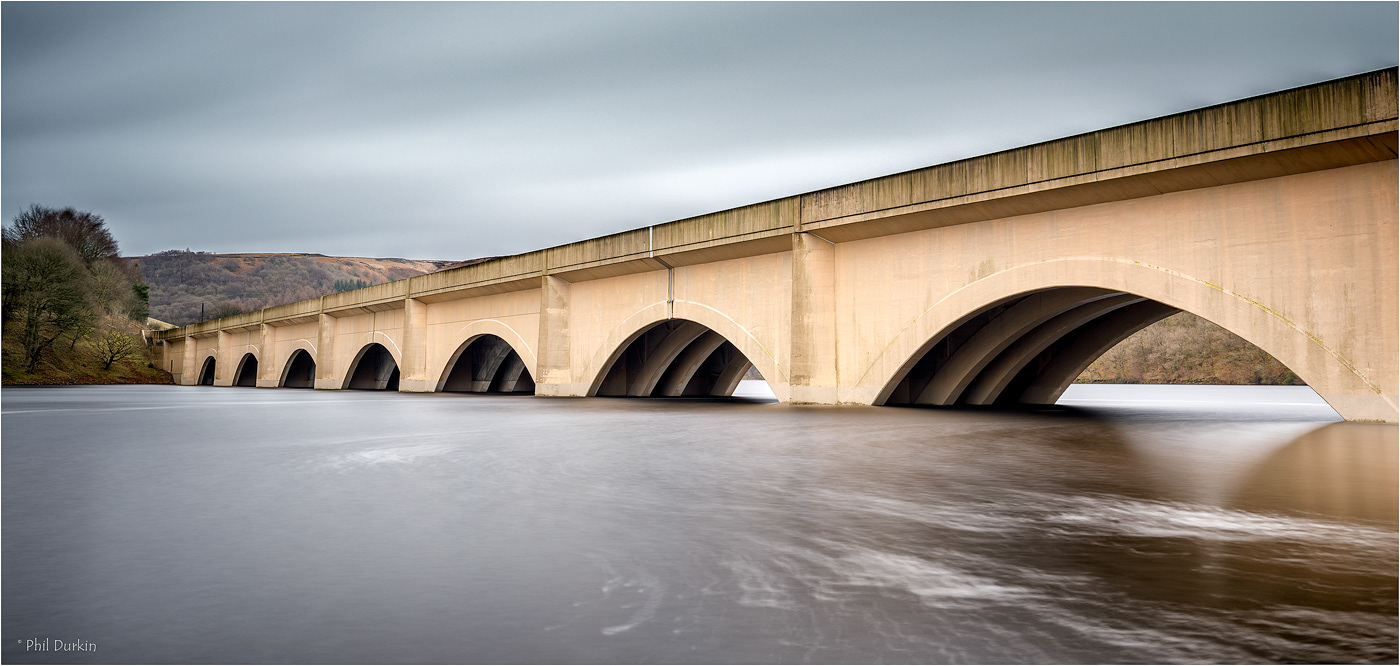 Ladybower Reservoir - Snake Pass Viaduct - Peak District
