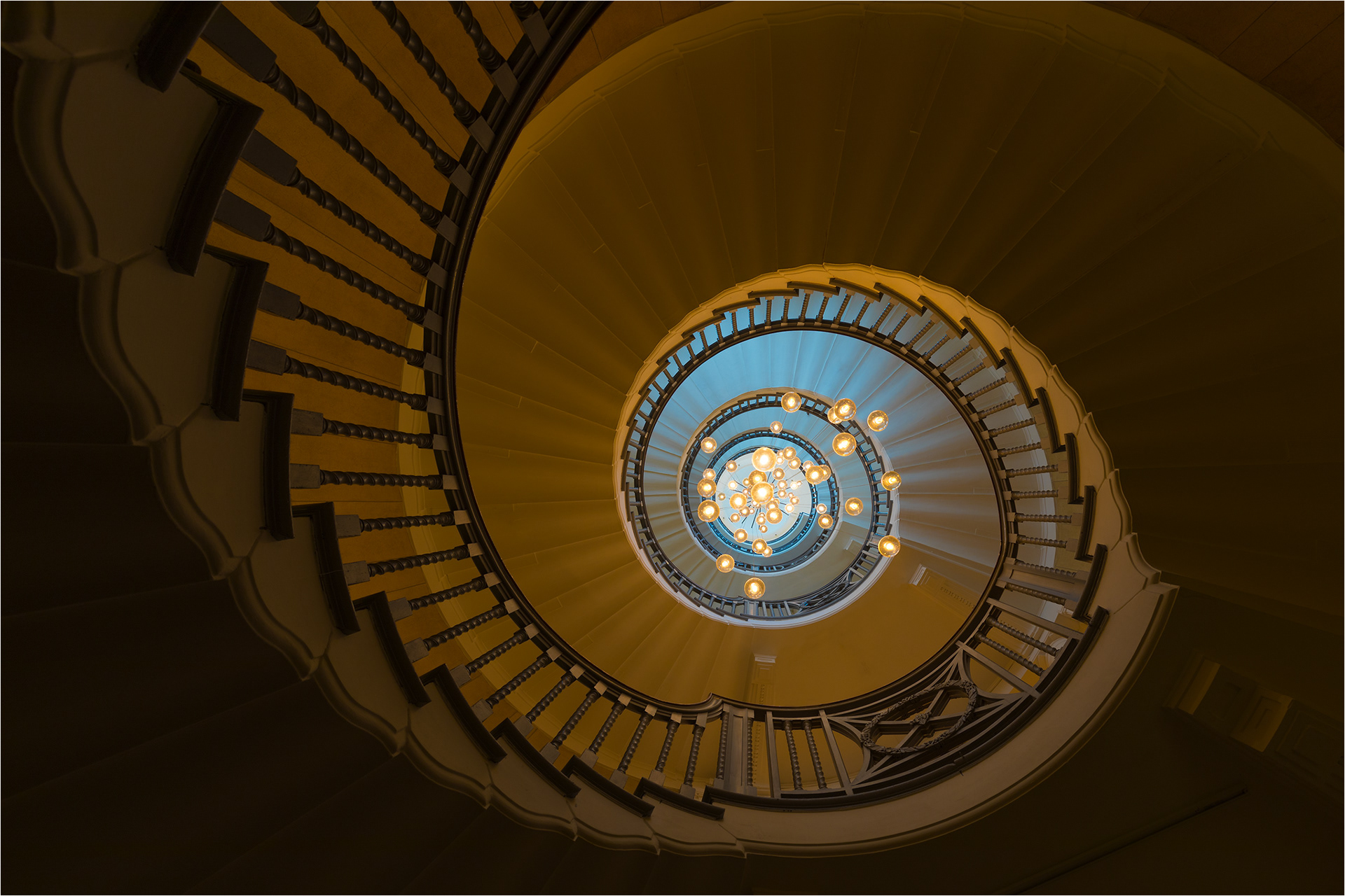 Heal's Cecil Brewer Staircase - London