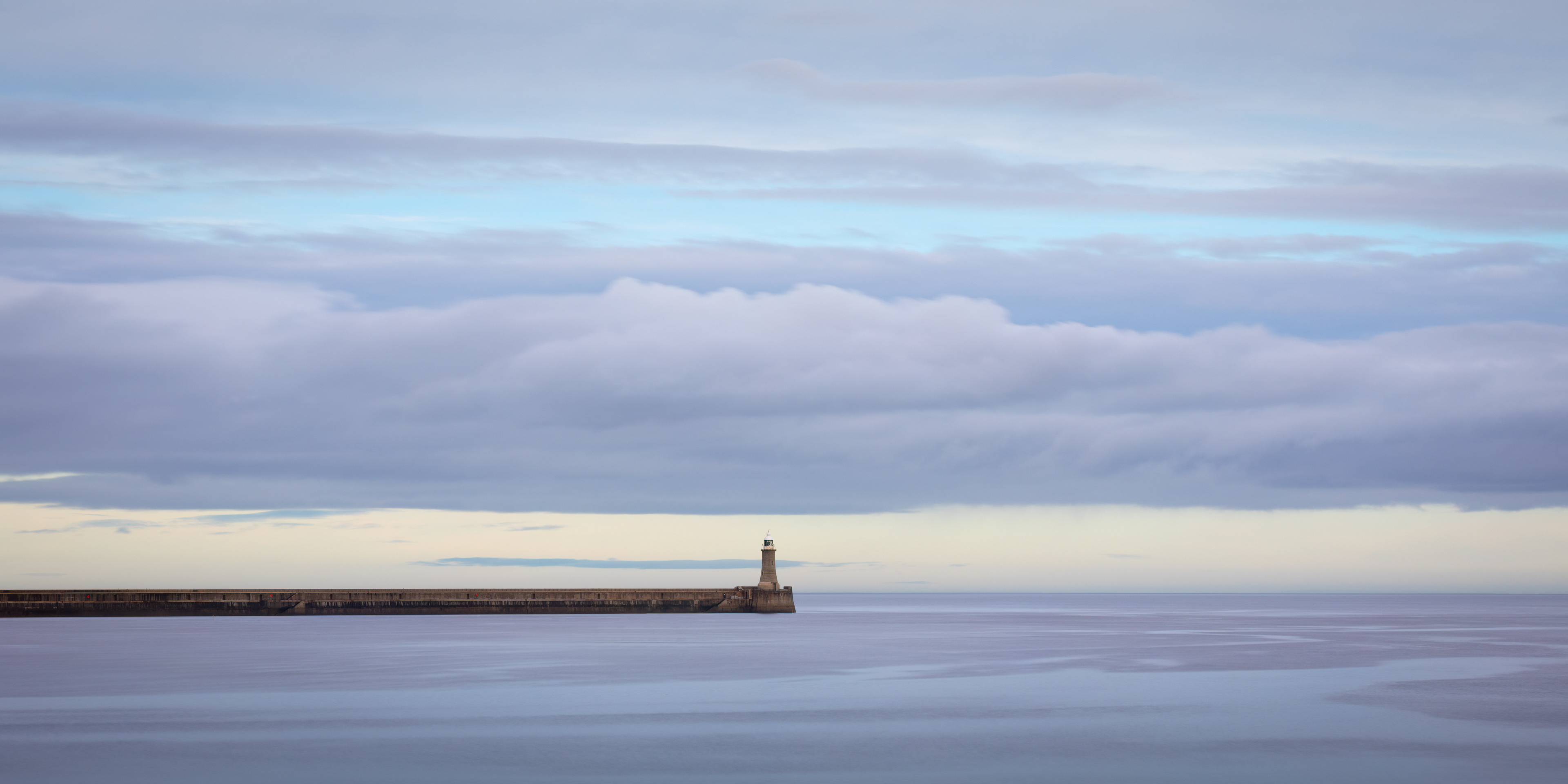Tynemouth Lighthouse 4K