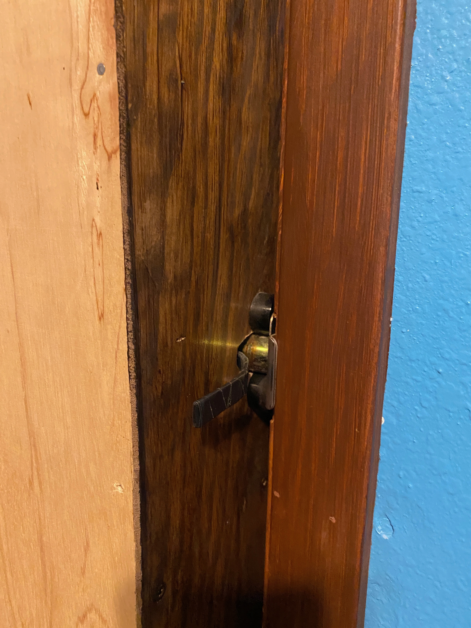Standard door knob internals