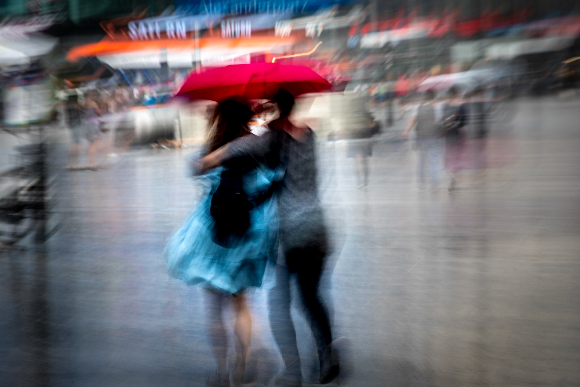 Le parapluie rouge