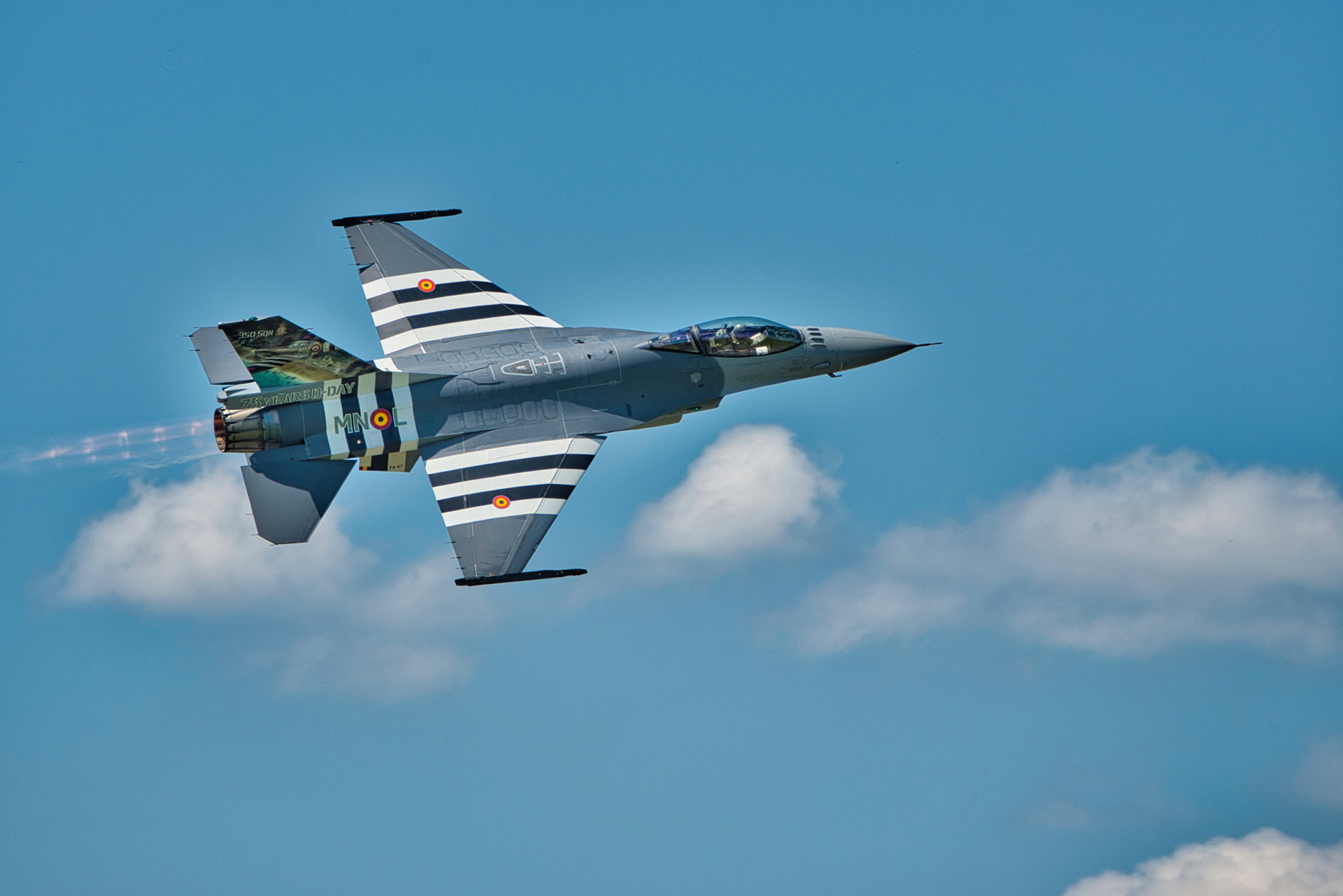 F-16