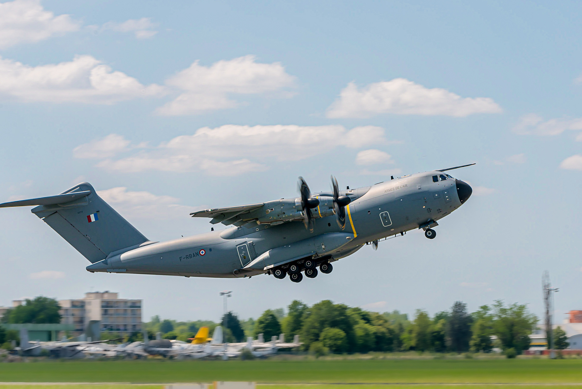 A-400 M