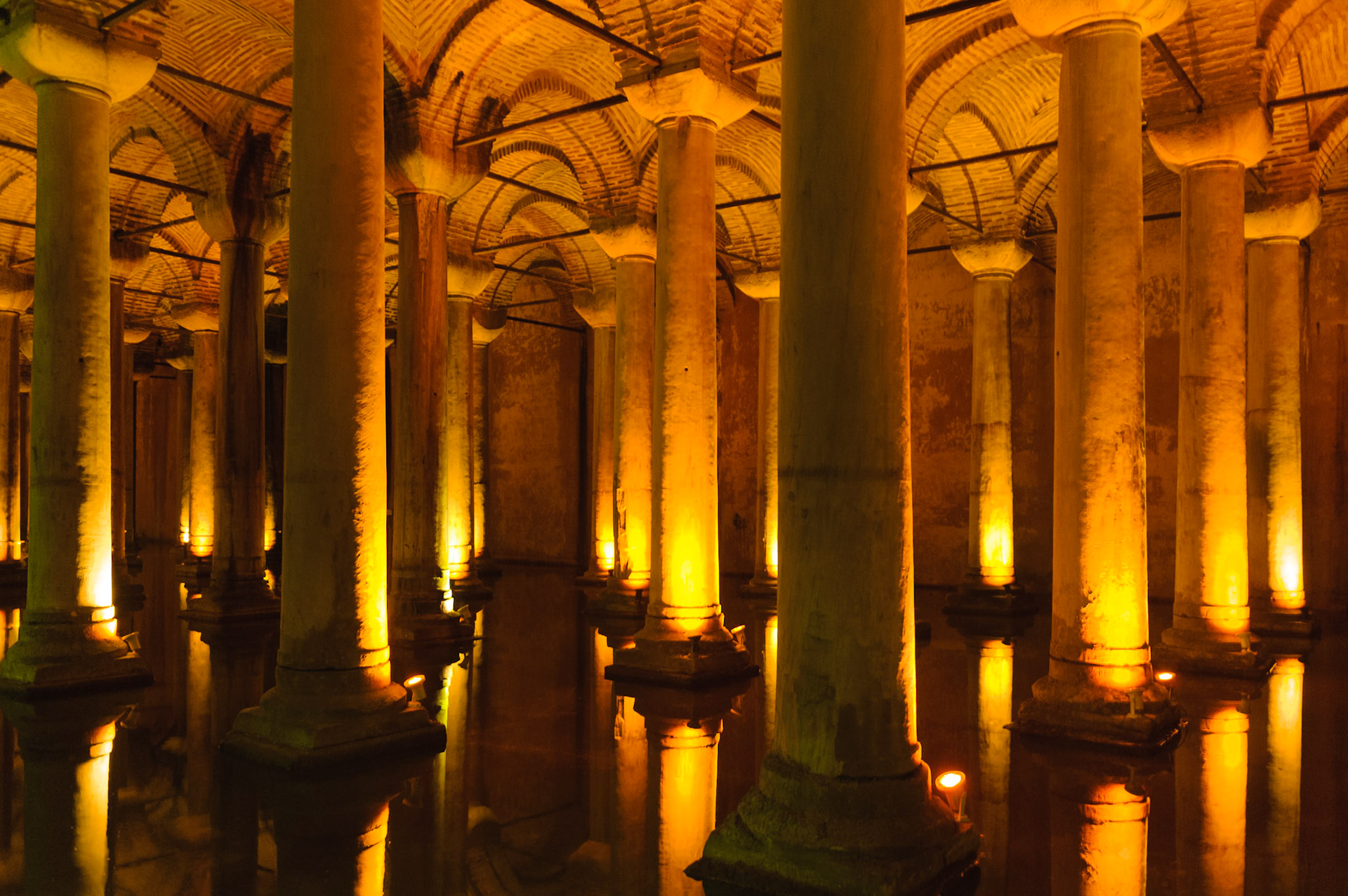 Yerebatan Sarnıcı (Cisterna Basilica)