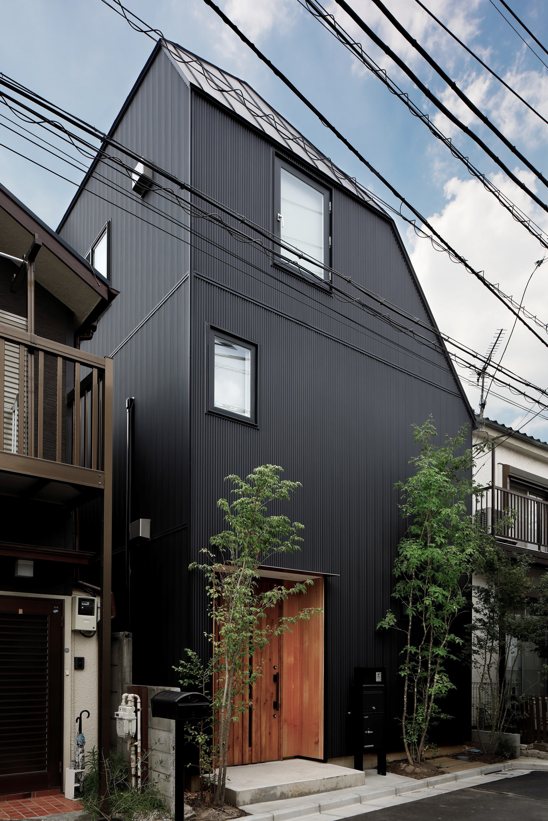 Asagaya Light Eco House - Precedent