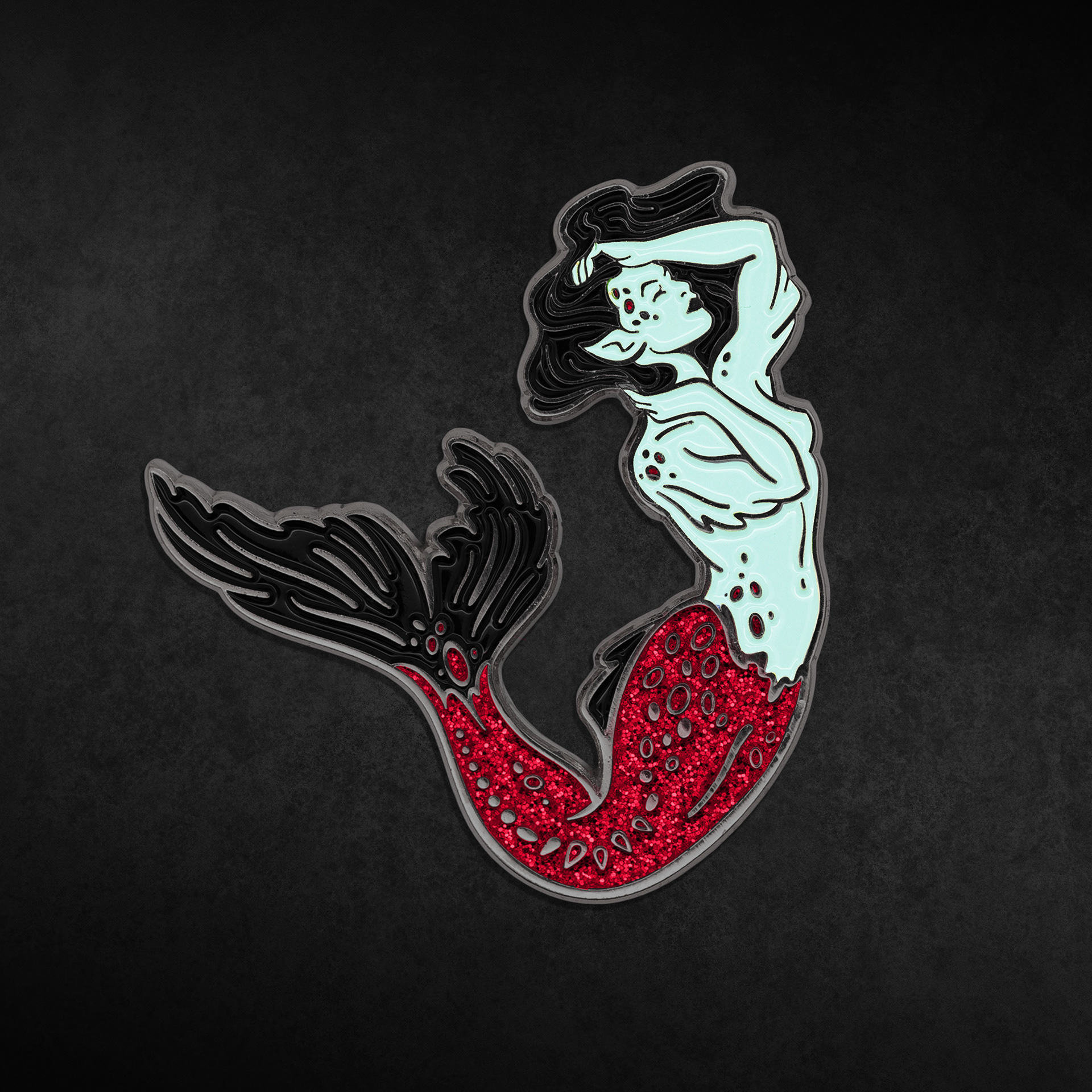 Crimson Siren © Elizabeth Masters 2024