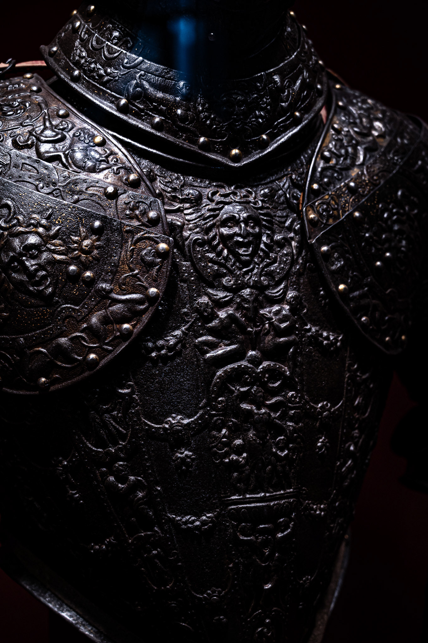 Lucio Piccinino, Armor of the Dukes of Alba (1575-85)