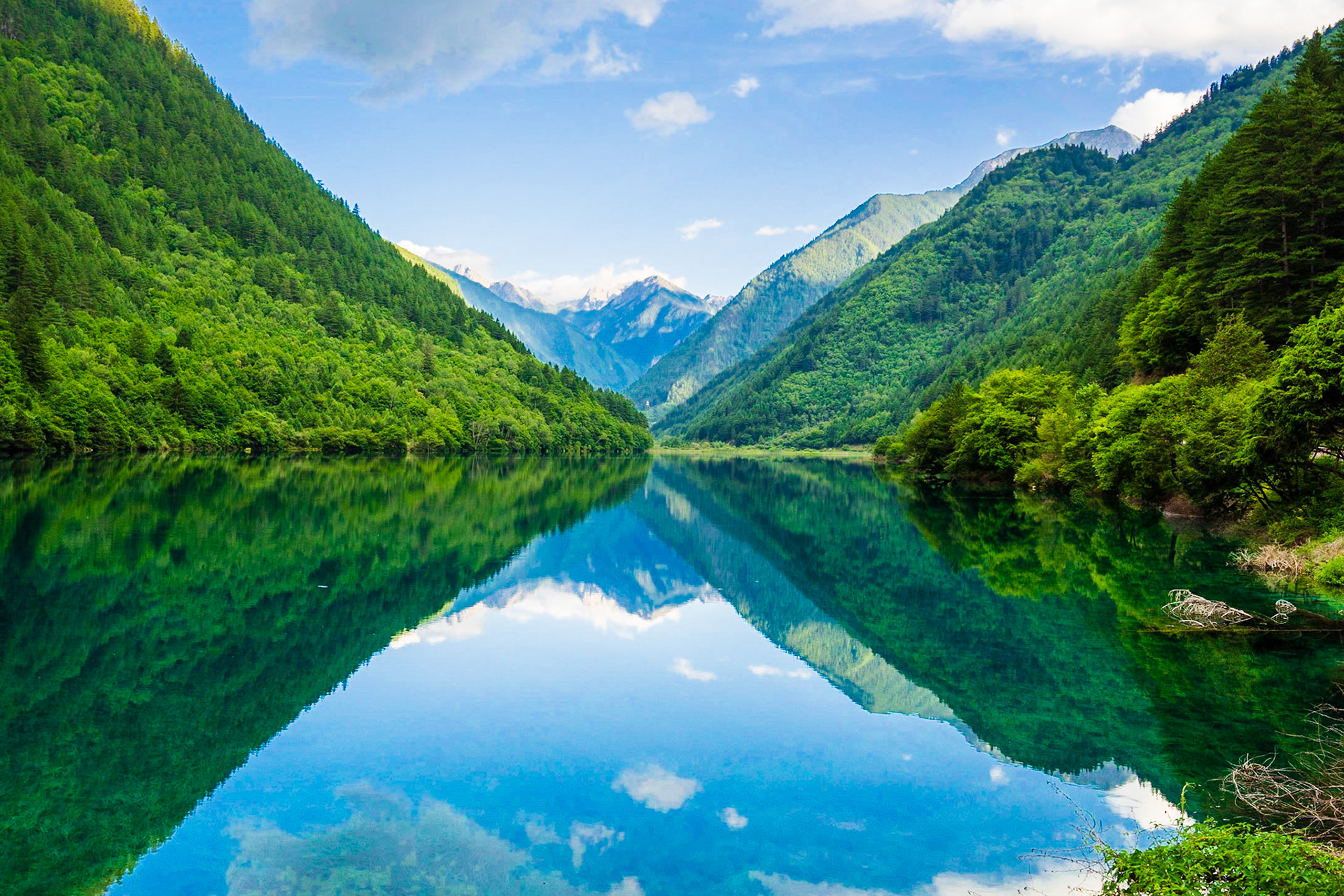 a beautiful reflection in Jiuzhaigou