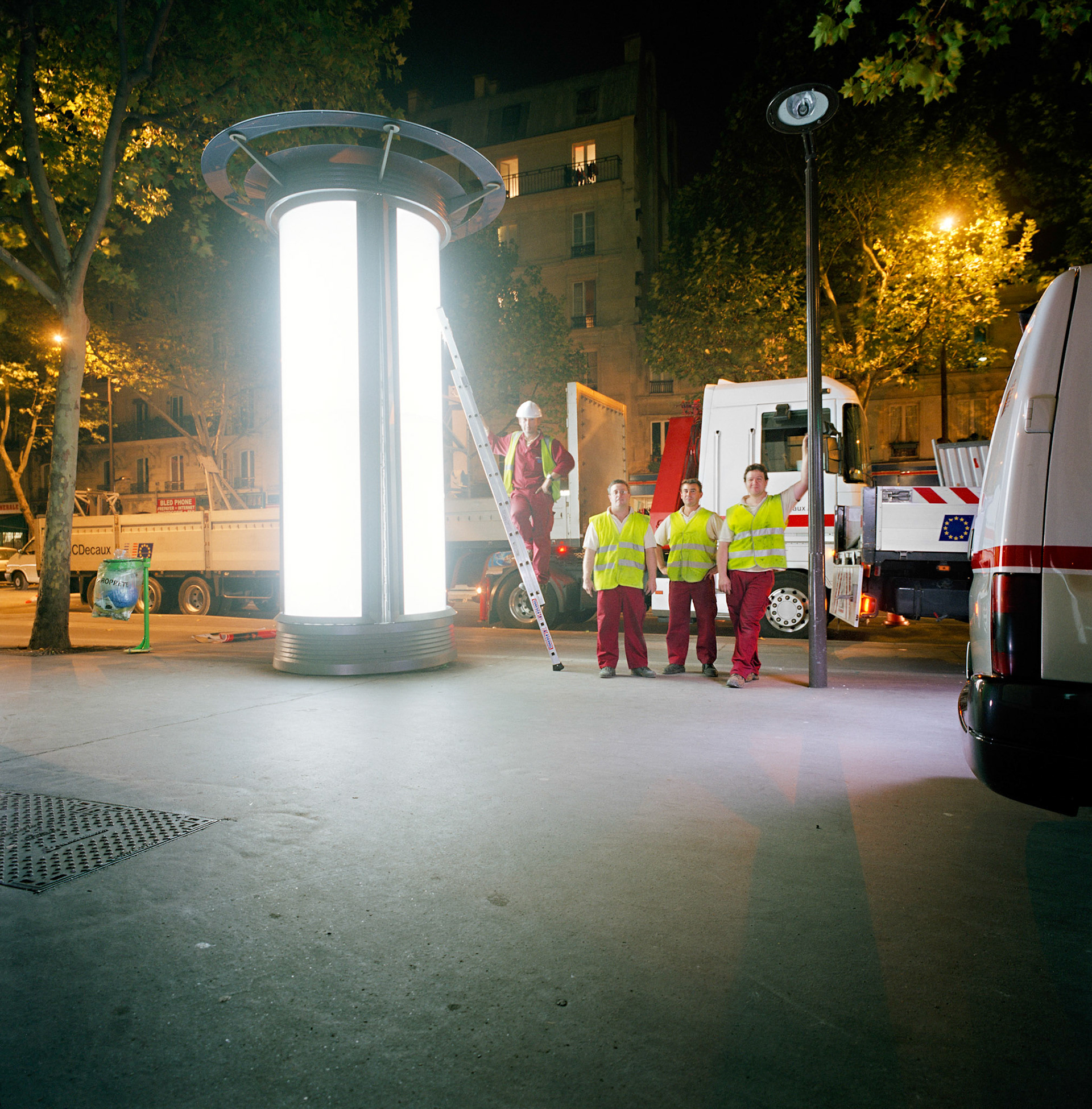 Technical staff, JC Decaux, Paris 19e, 2006