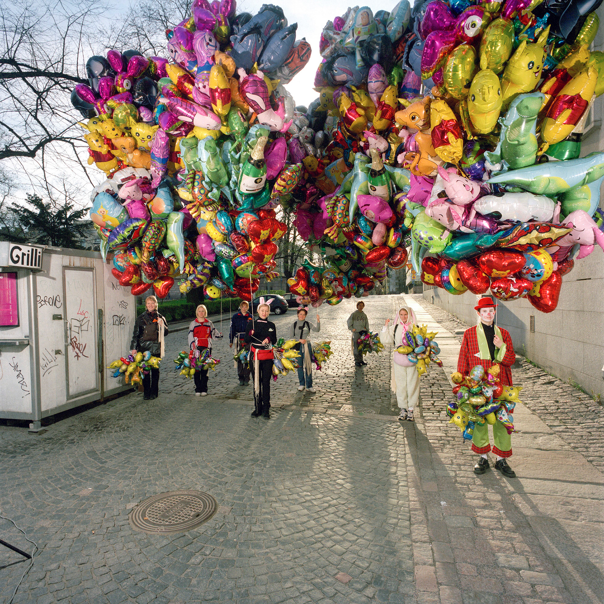 Ilmapallo ExpressBalloon salespersons, Helsinki 2000