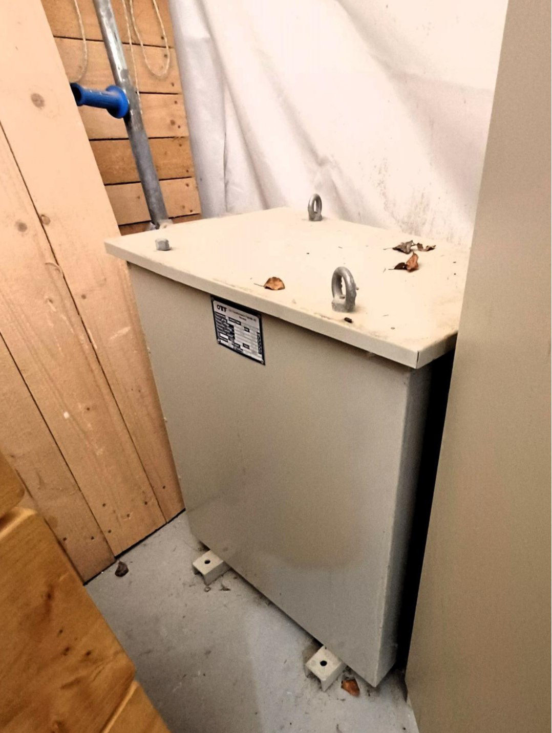 Transformator som syter for 380V til dei maskinane der det trengst.