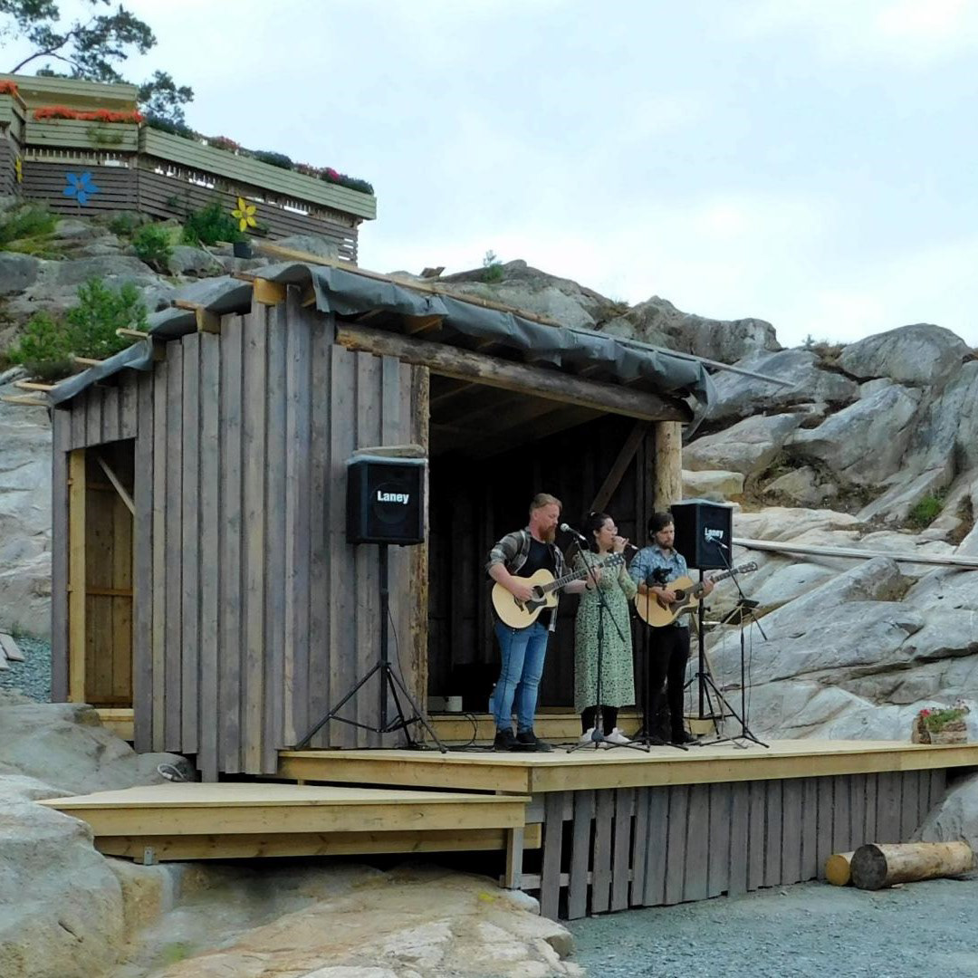 Sommarkonsert med eit band frå Island.