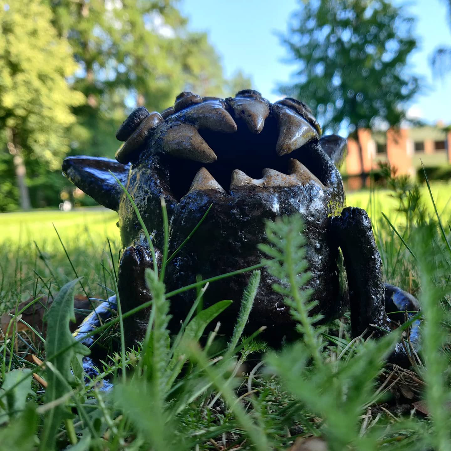 Hungry Boi, keramiikka, 2020