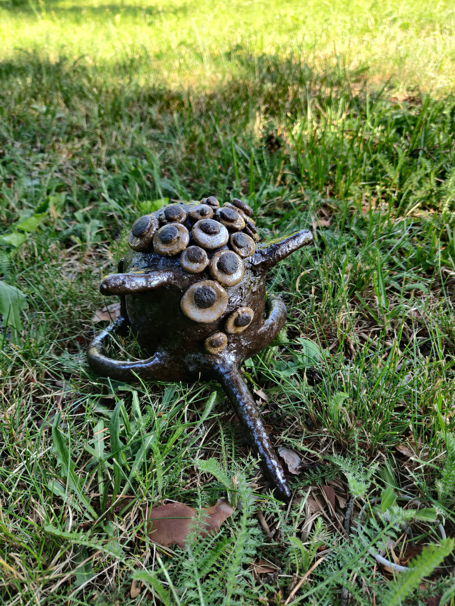 Hungry Boi, keramiikka, 2020