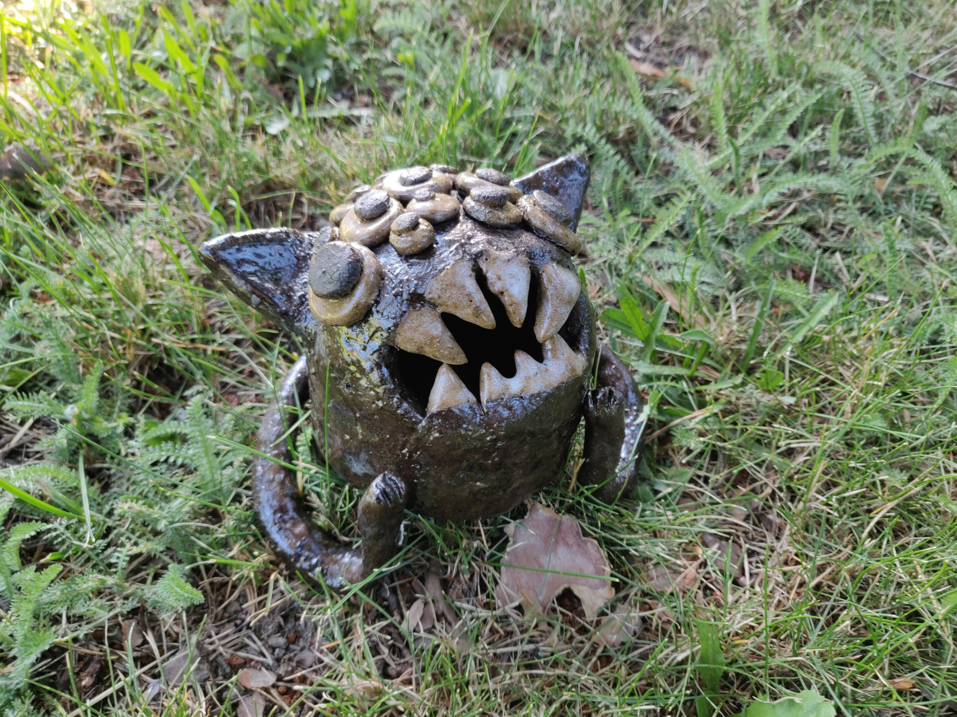 Hungry Boi, keramiikka, 2020