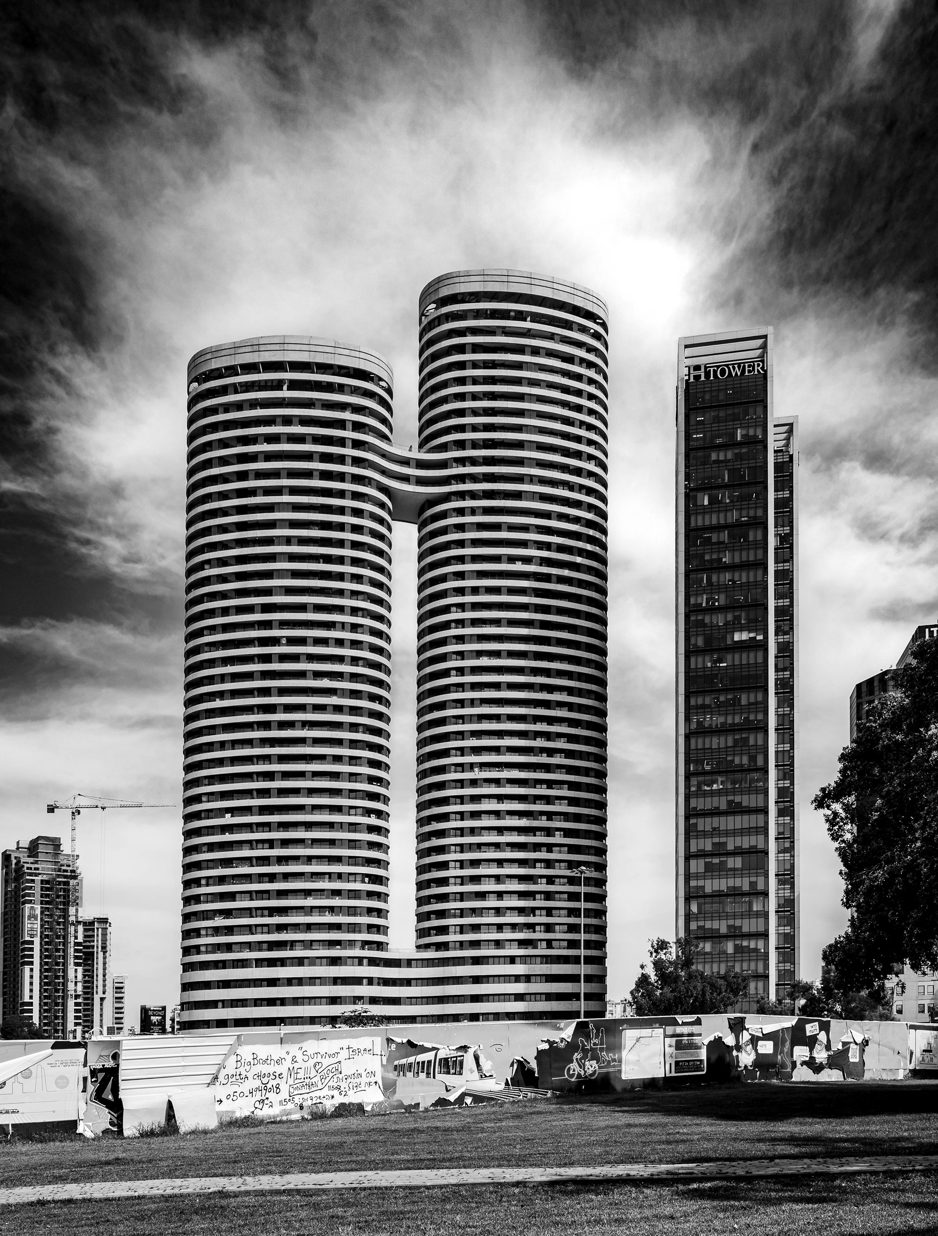 Arlozorov Towers of H Tower, Tel Aviv
