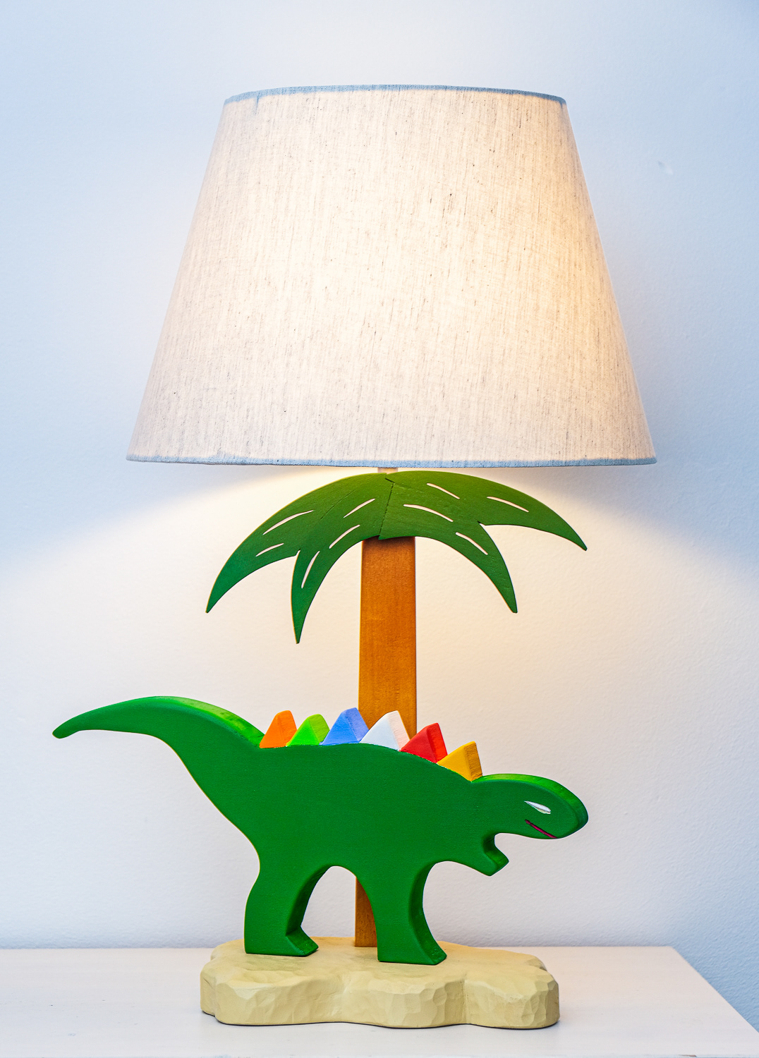 Dino lamp - lindenhout & acryl