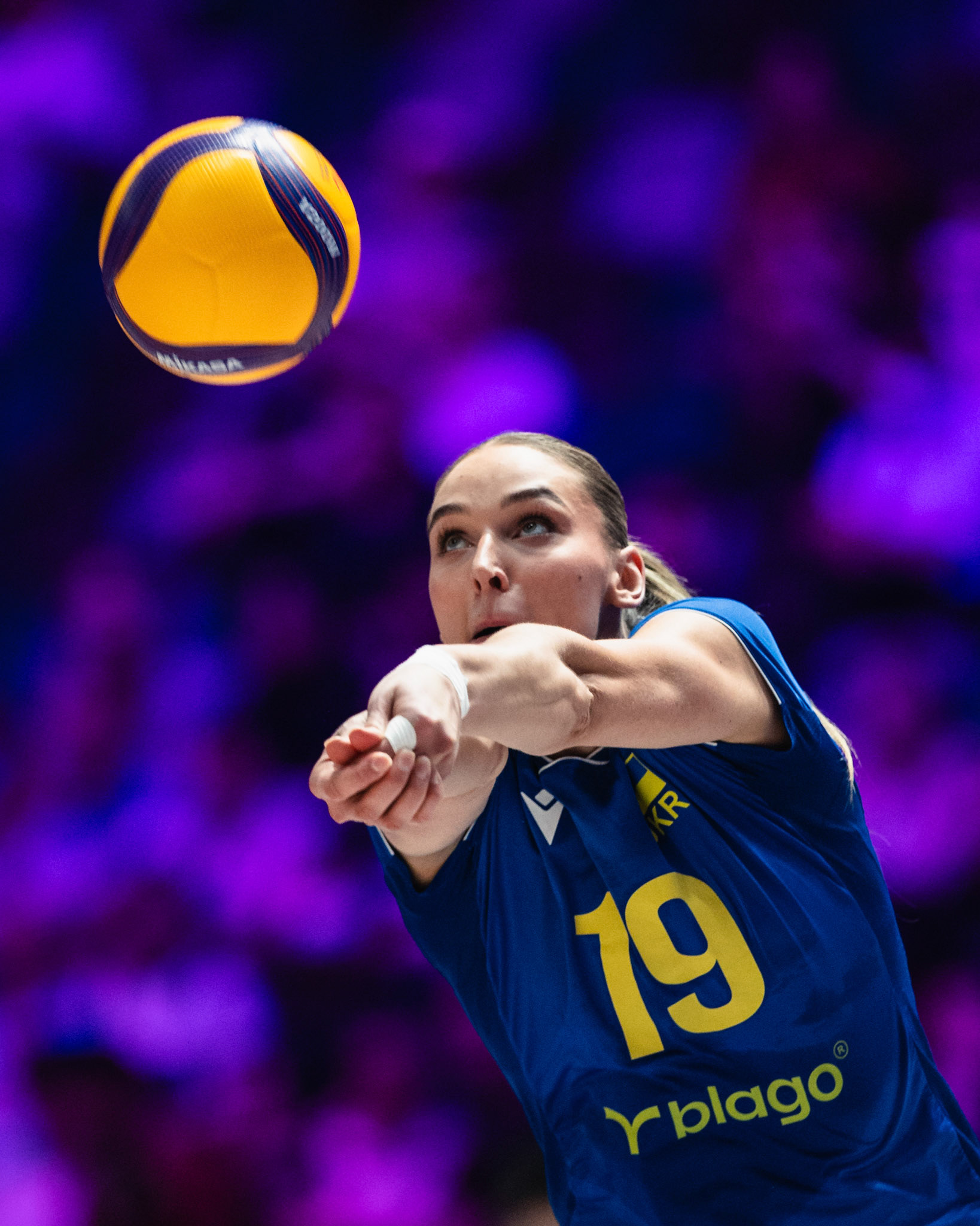 HONG KONG, China - JULY  08: Anna Artyshuk of Ukraine sets the ball for a teammate during Volleyball Nations League Hong Kong 2026 at Kai Tak Arena on July 8, 2026 in Hong Kong, China, (Photo by Jack Ng/Alamy Live News)